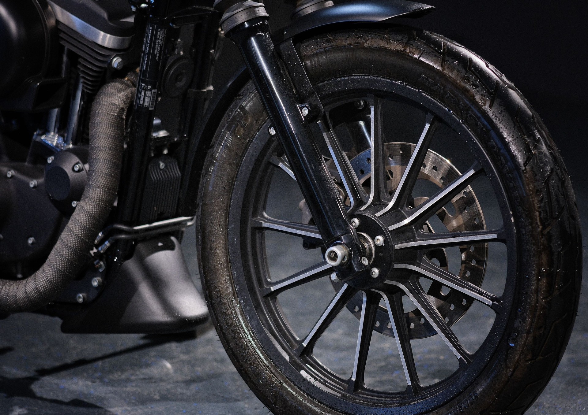 HARLEY-DAVIDSON XL 883 N Sportster Iron ABS-image-11