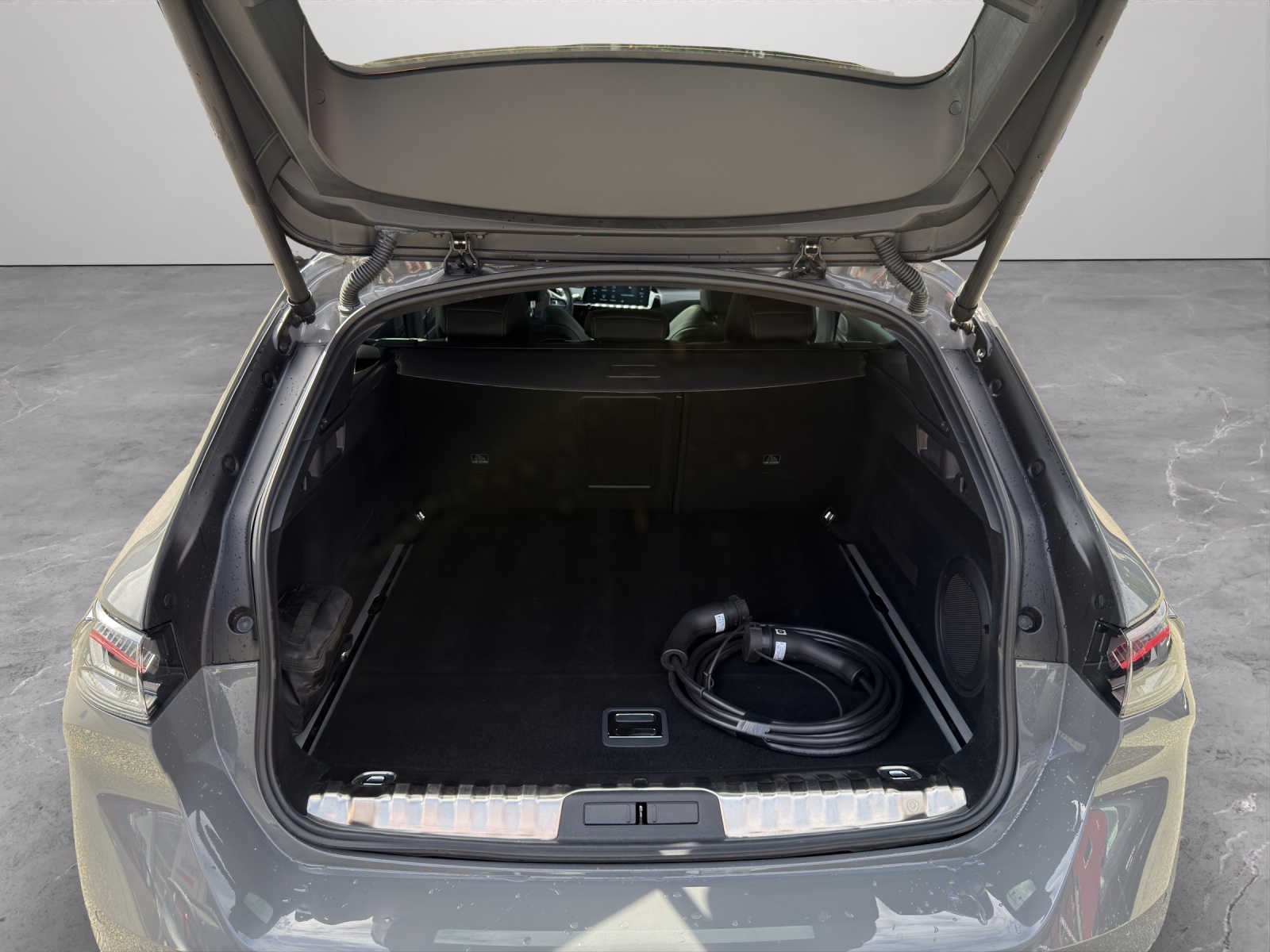PEUGEOT 508 SW 1.6 Plug-in Hybrid GT-image-14