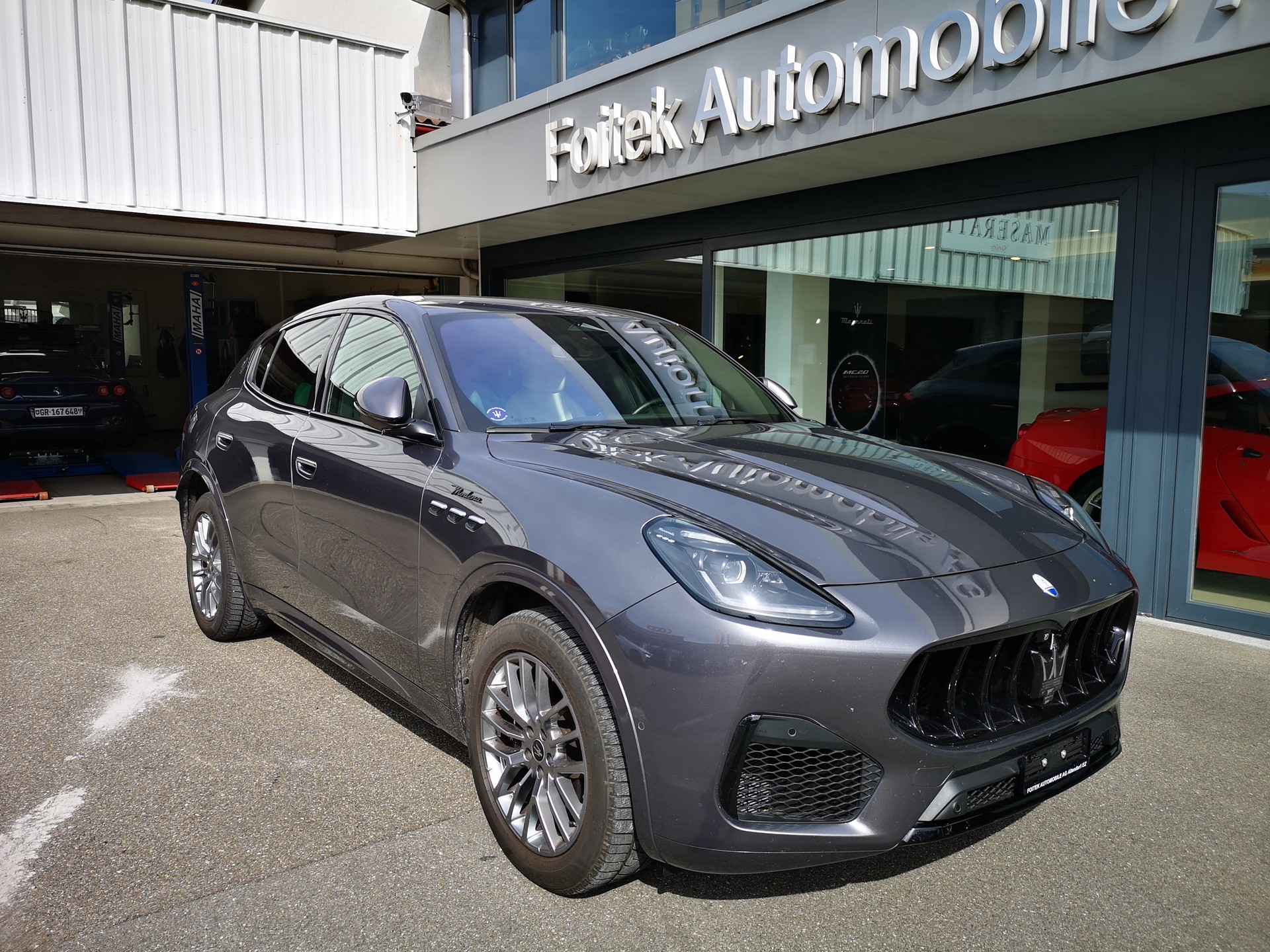 MASERATI Grecale 2.0 MHEV Modena-showroom-element-2