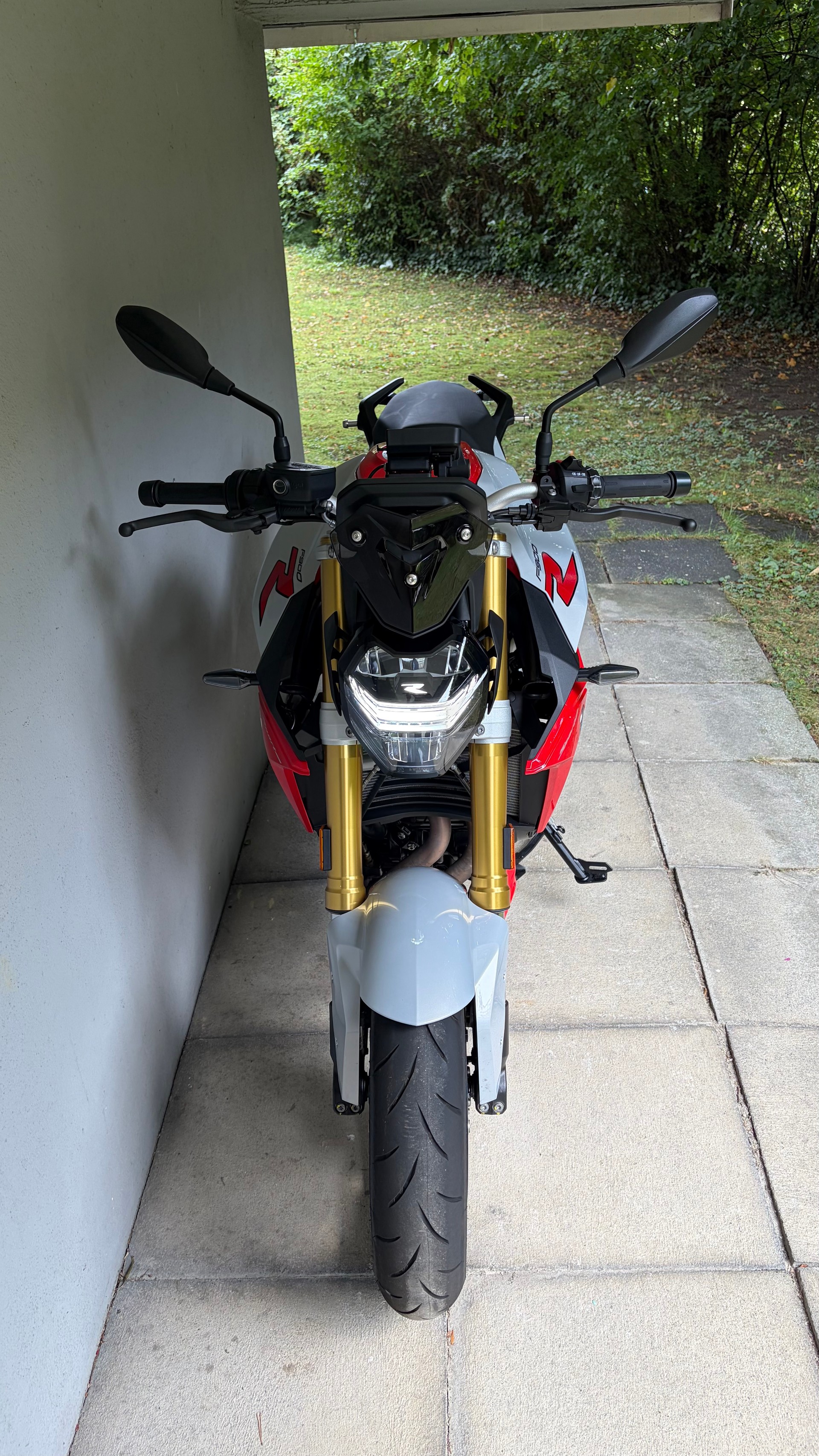BMW F 900 R ABS-image-1