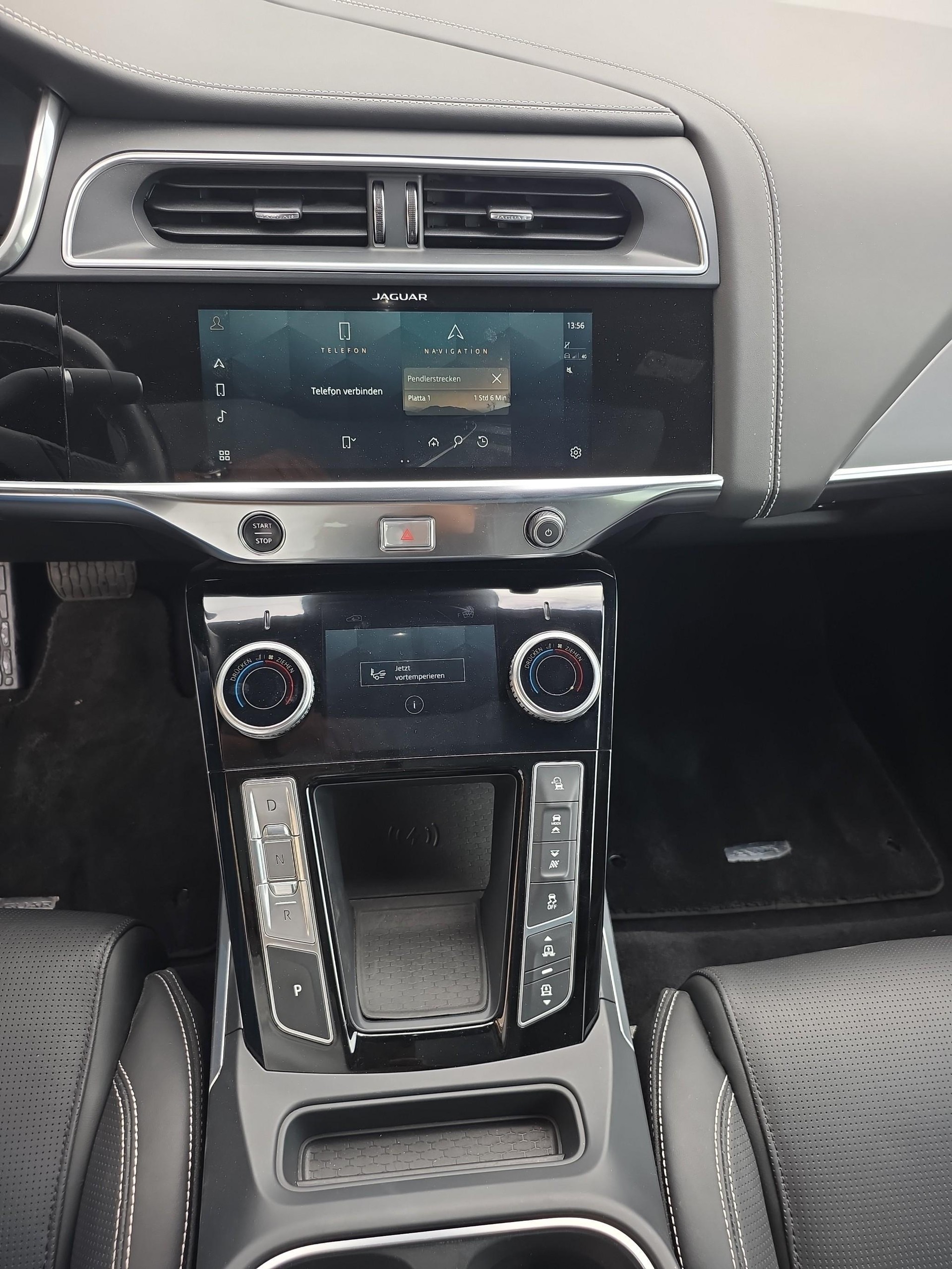 JAGUAR I-Pace EV400 R-Dynamic HSE AWD-image-10