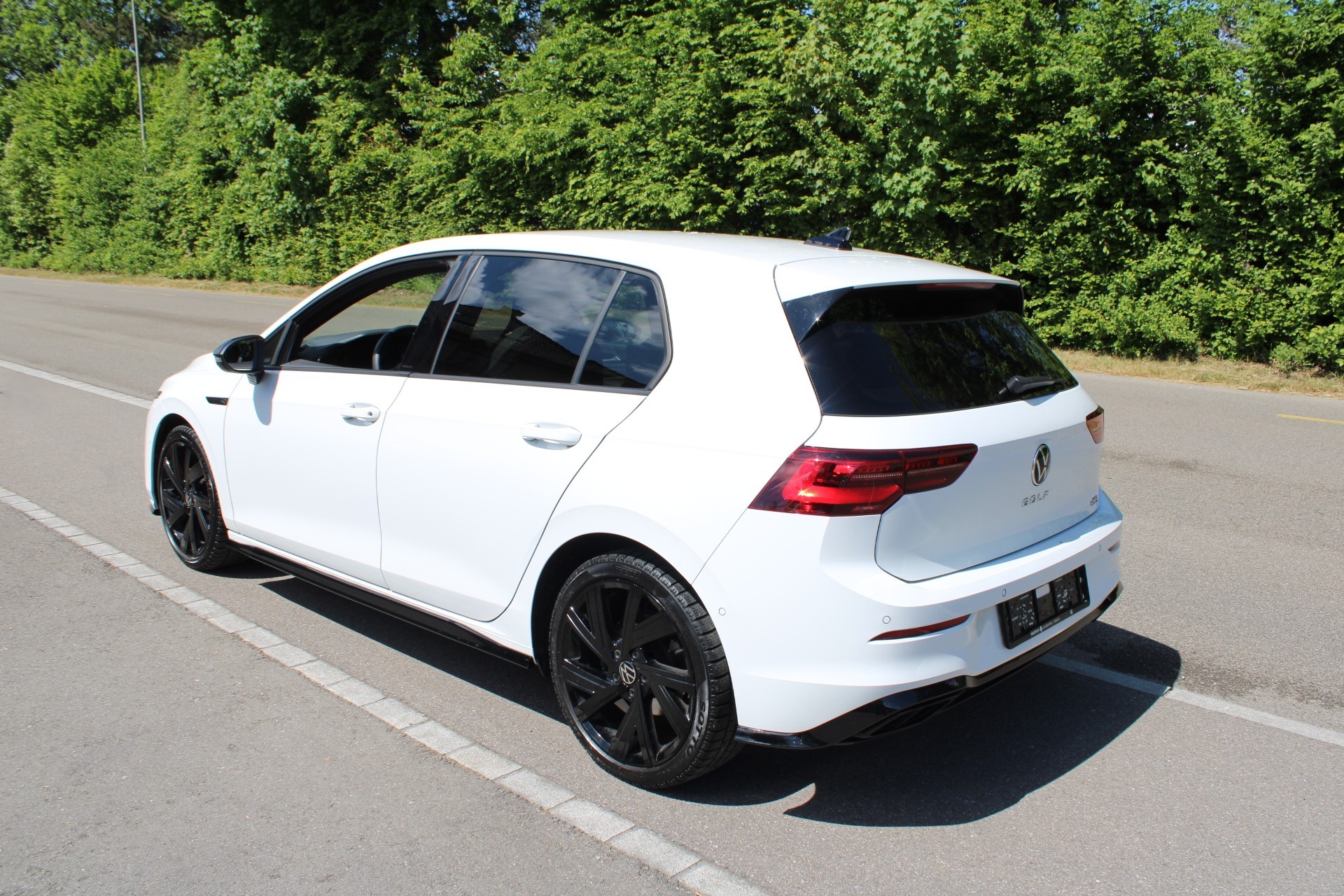 VW Golf 1.5 eTSI mHEV ACT R-Line DSG-showroom-element-1