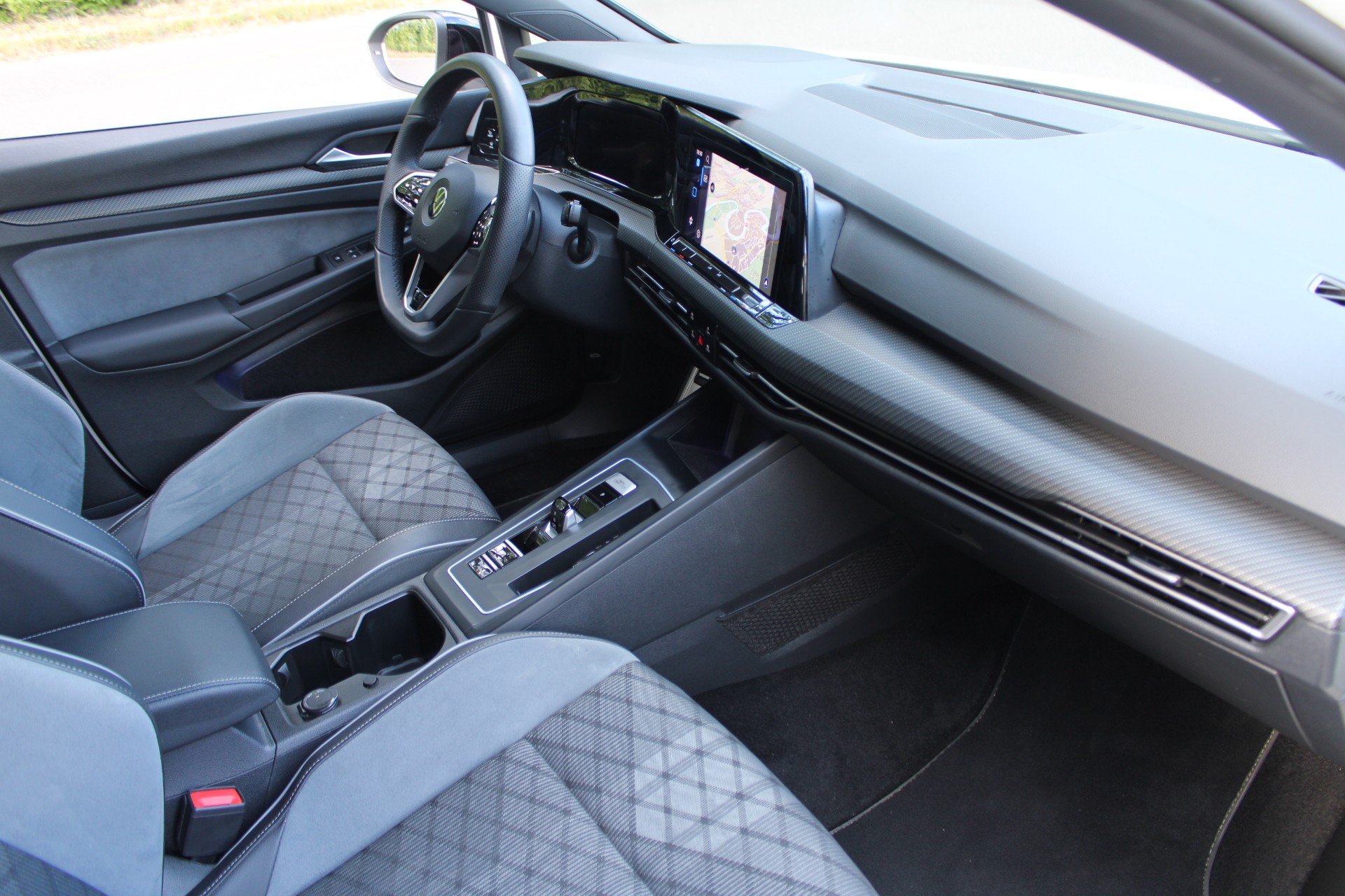 VW Golf 1.5 eTSI mHEV ACT R-Line DSG-image-5