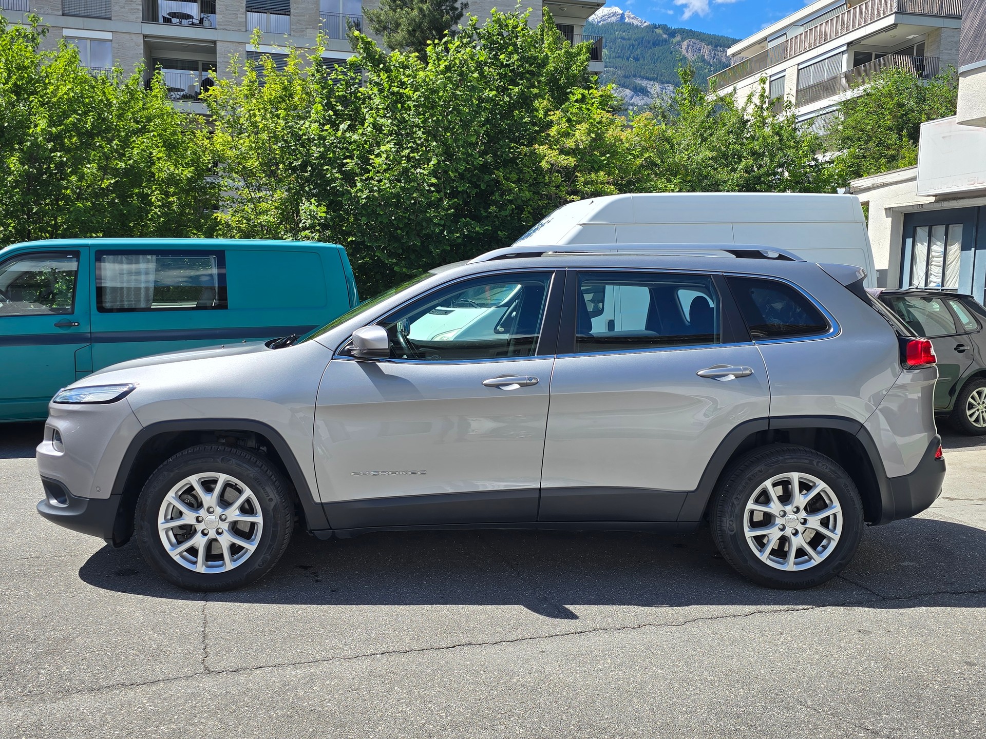 JEEP Cherokee 2.0TD Longitude Swiss Edition AWD 9ATX-image-1