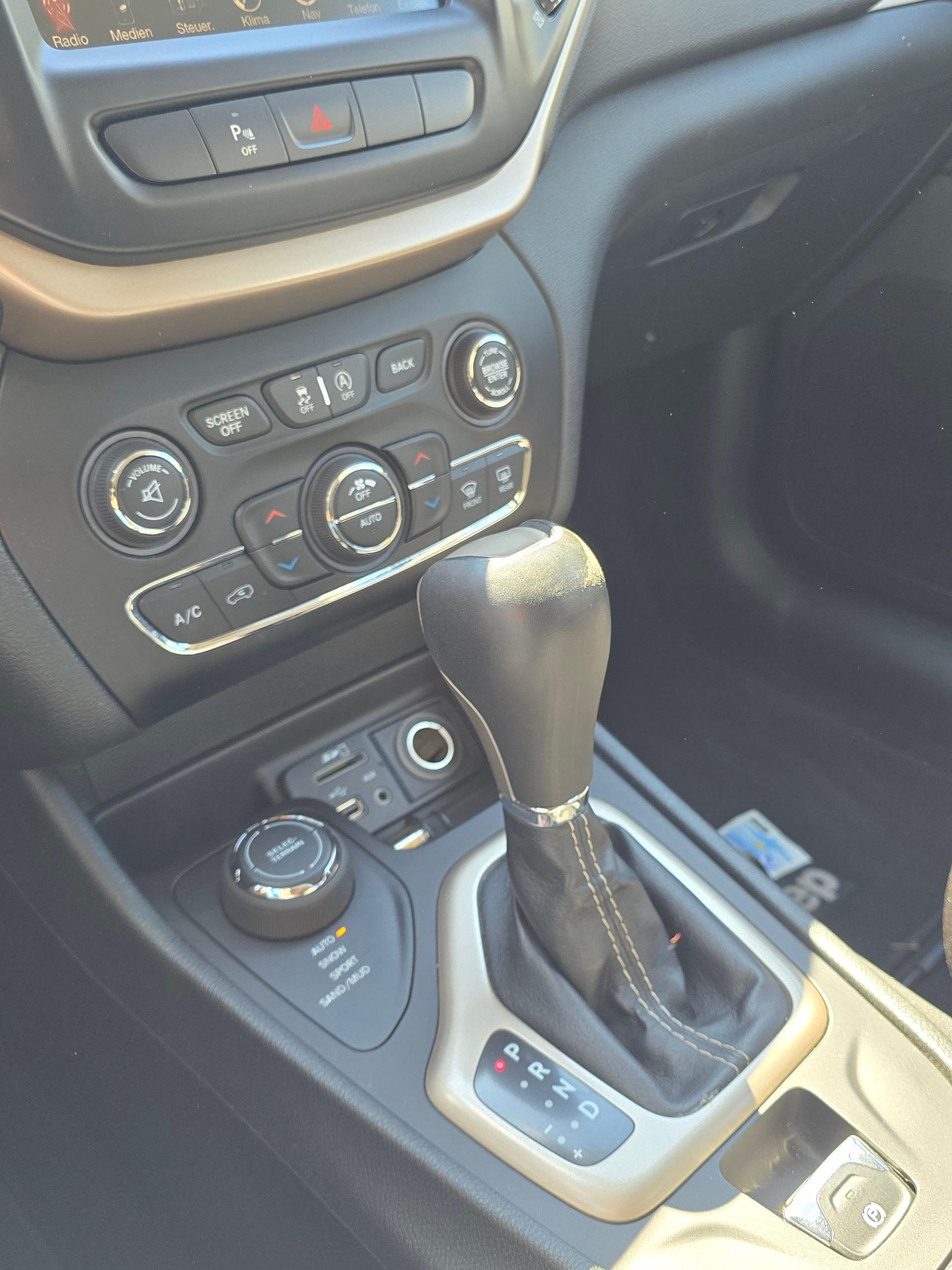 JEEP Cherokee 2.0TD Longitude Swiss Edition AWD 9ATX-image-14