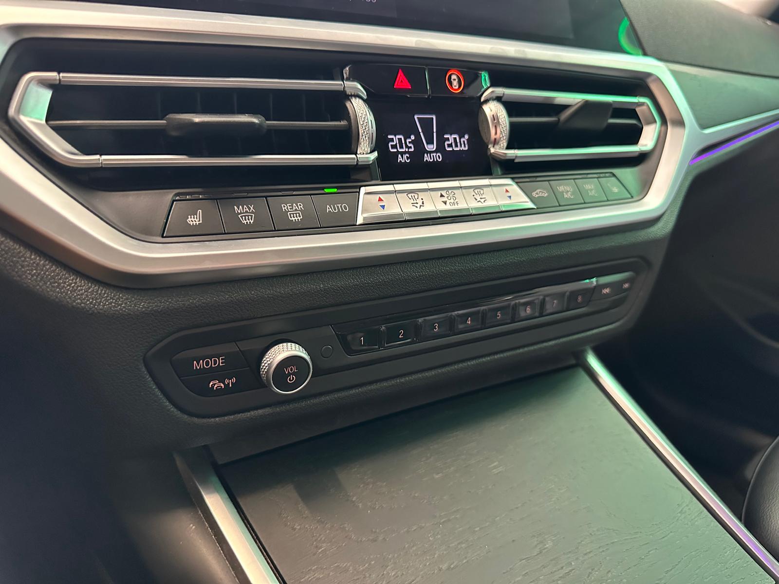 BMW 330e Steptronic Luxury Line-image-23