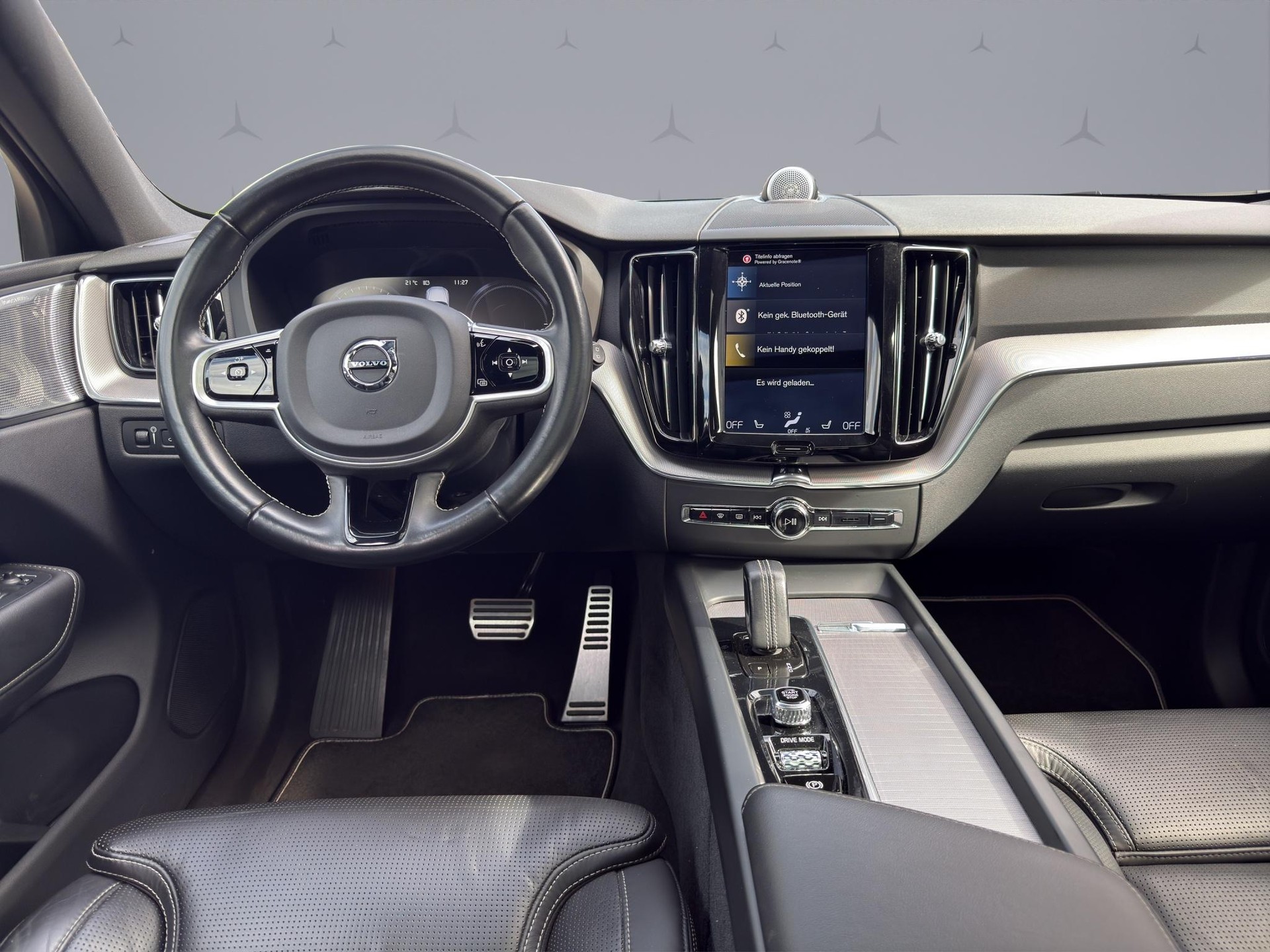 VOLVO XC60 2.0 T8 TE R-Design eAWD-image-12