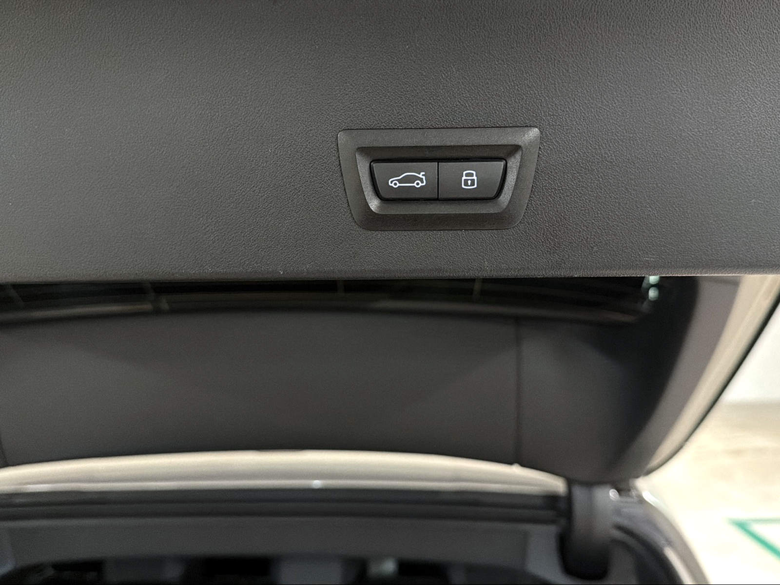BMW X3 M50i-image-8