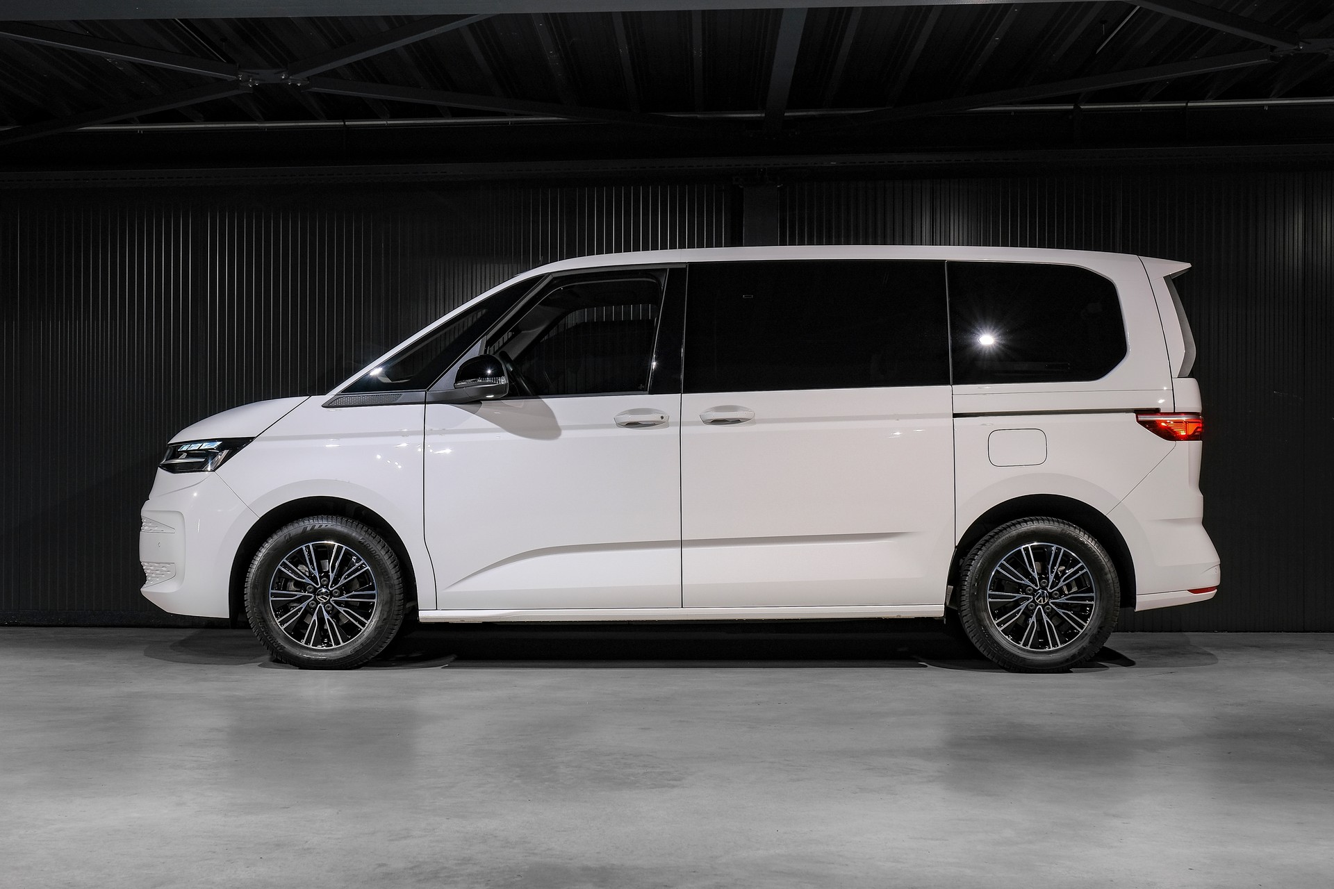 VW Multivan 2.0 TDI DSG "GUTE NACHT PAKET"-image-8
