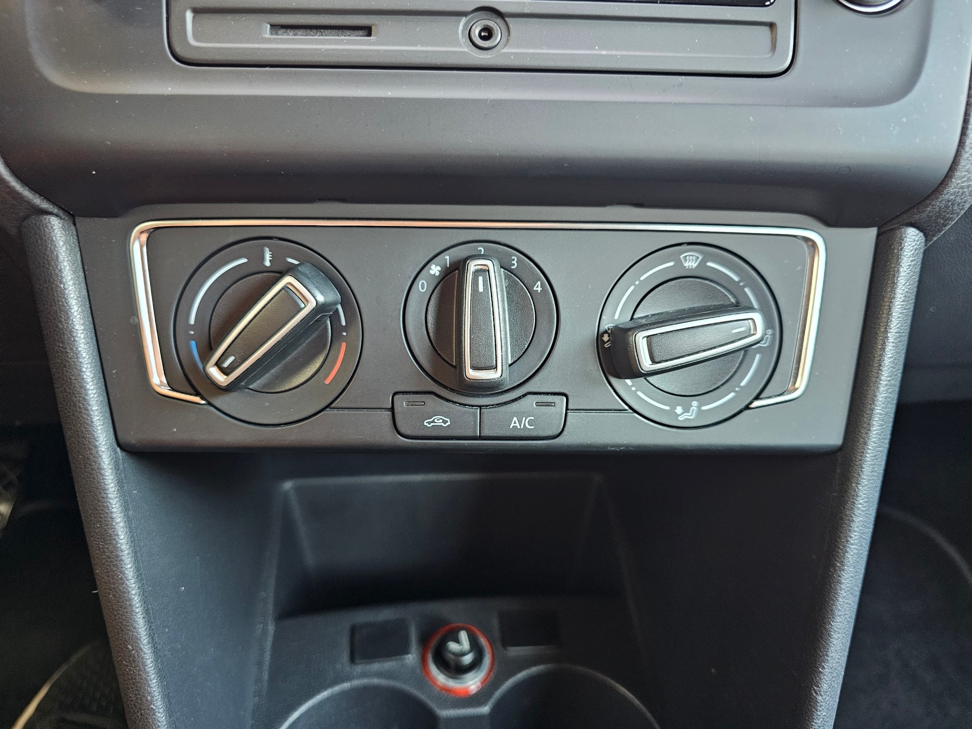 VW Polo 1.2 TSI BMT Trendline-image-14