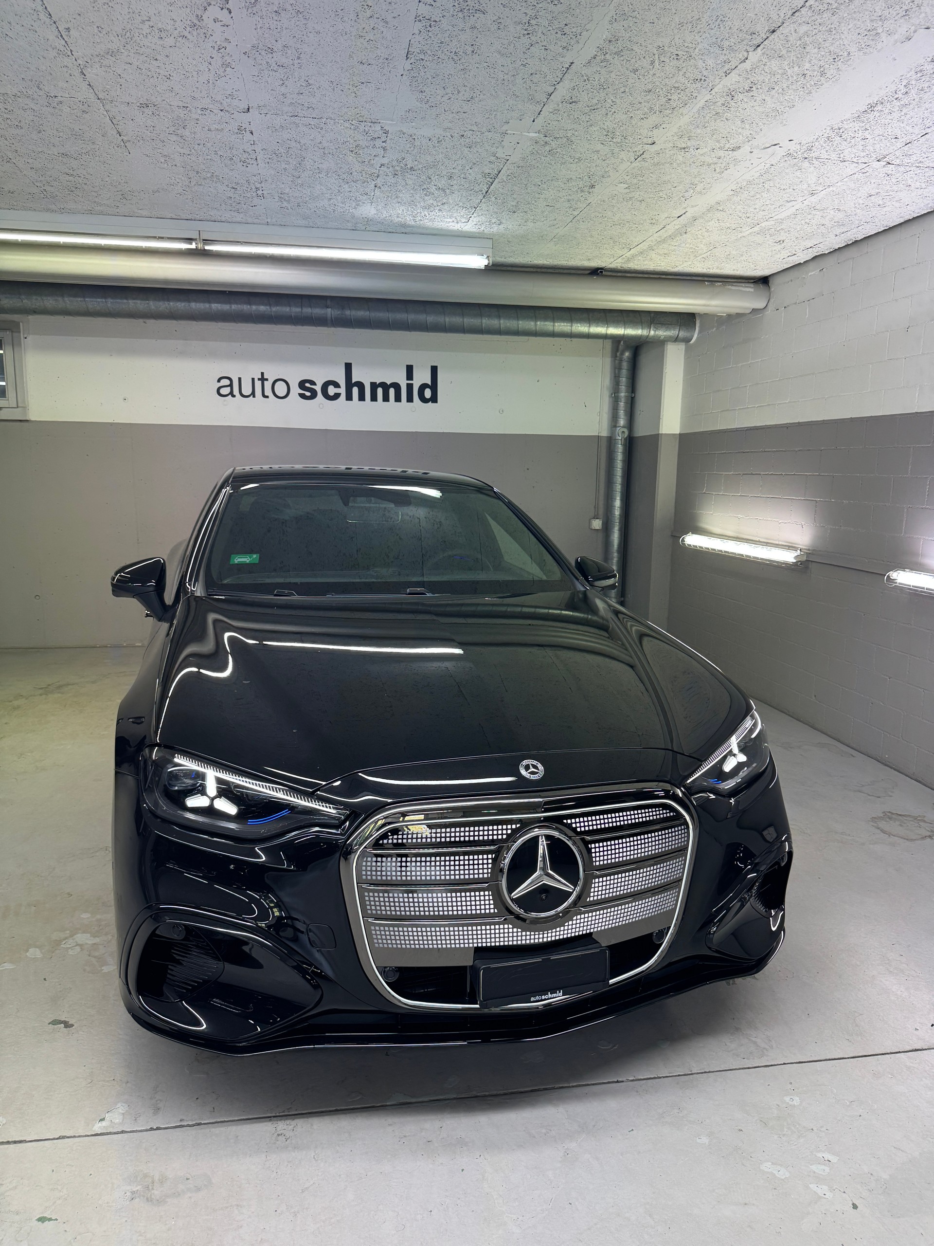 MERCEDES-BENZ C 400 4MATIC EQ-showroom-element-1