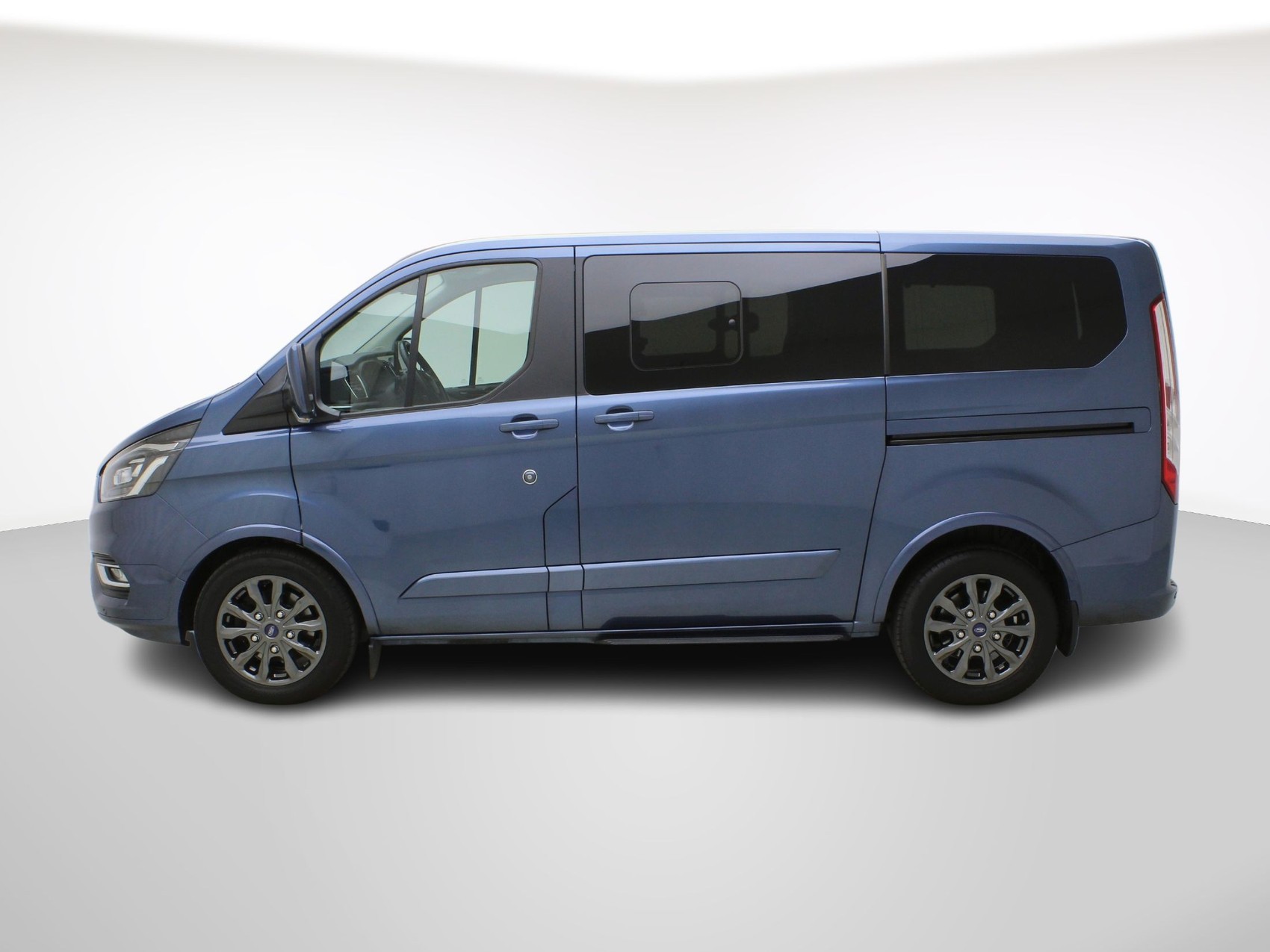 FORD Tourneo Custom Bus 310 L1 2.0 TDCi Titanium-showroom-element-2