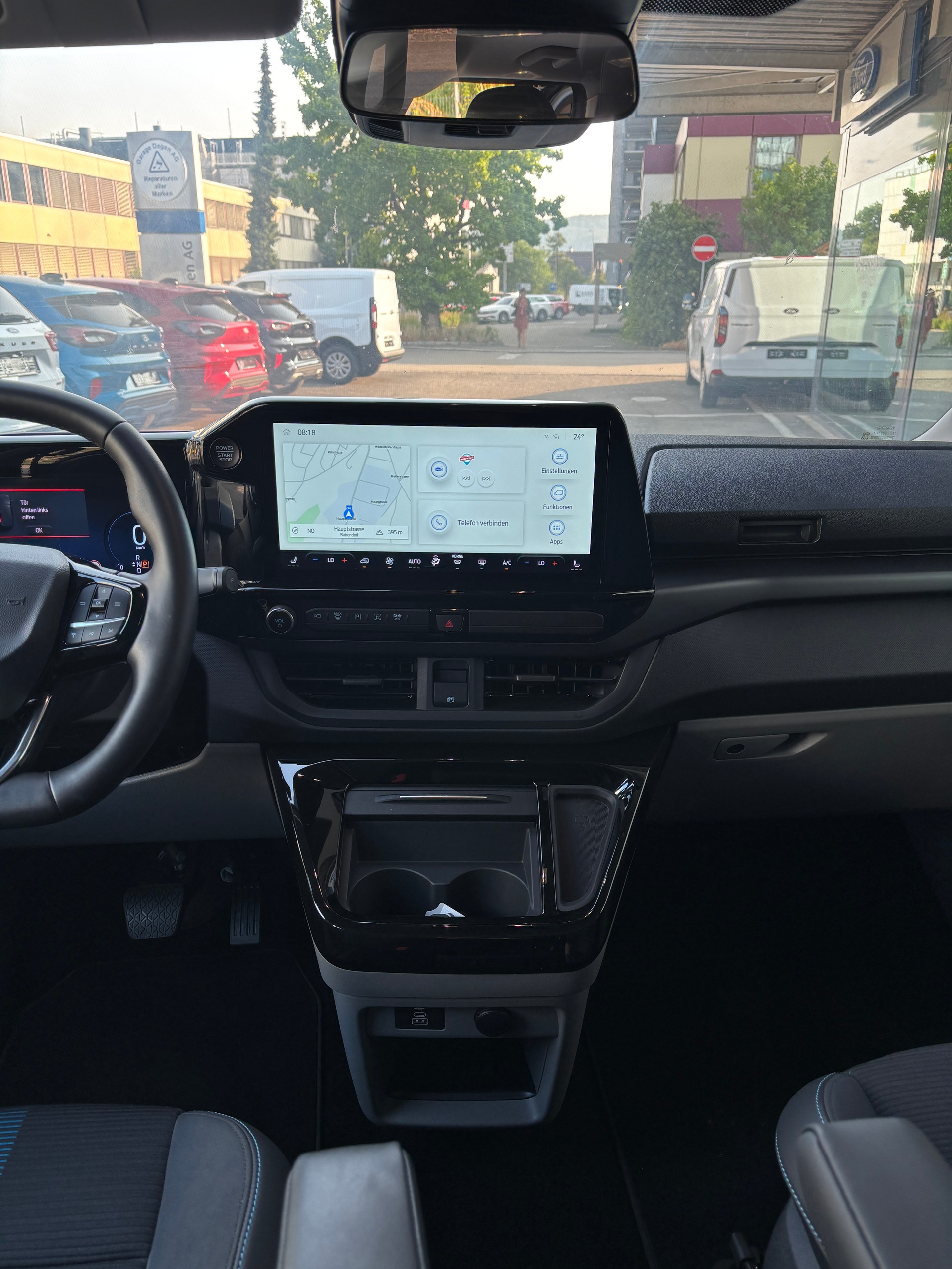 FORD Sport-showroom-element-2