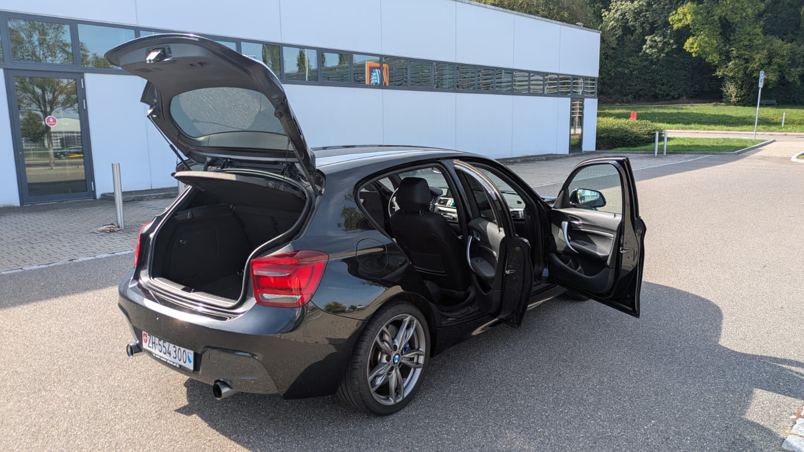 BMW M135i xDrive-image-5