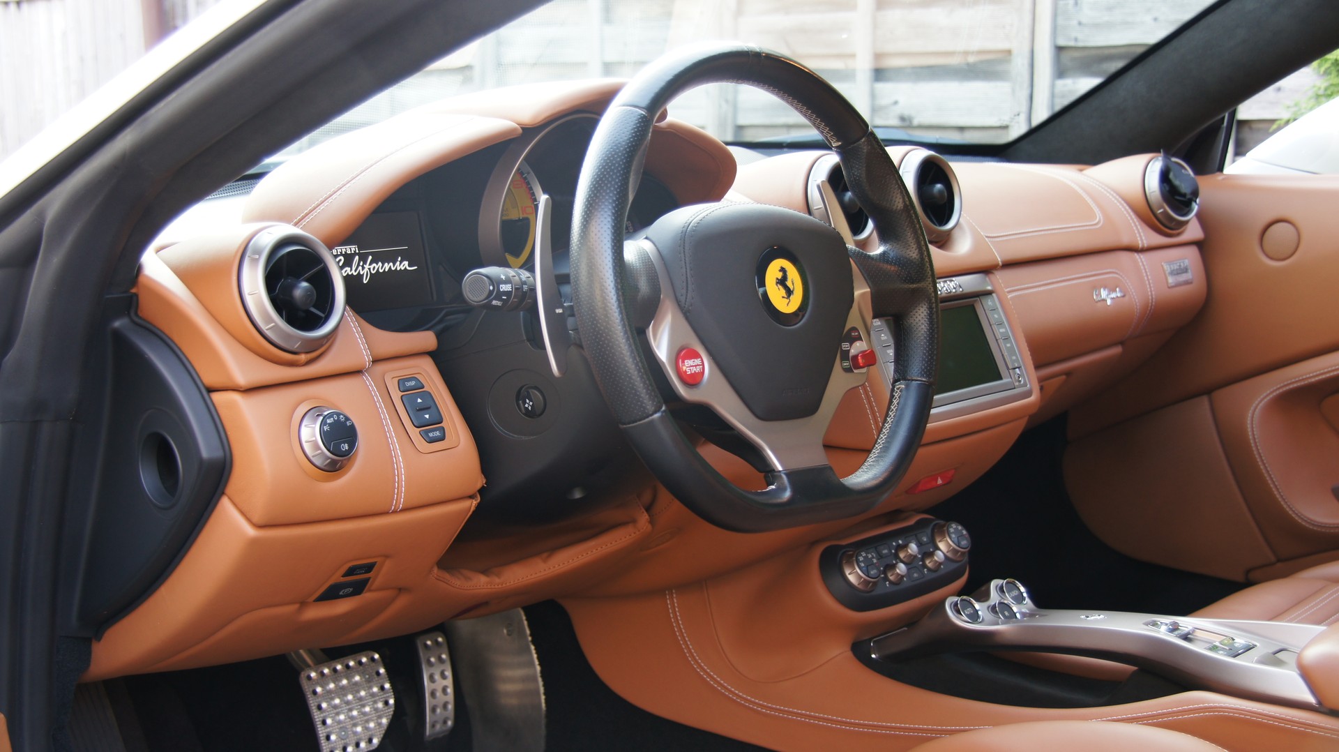 FERRARI California 4.3 V8-image-19