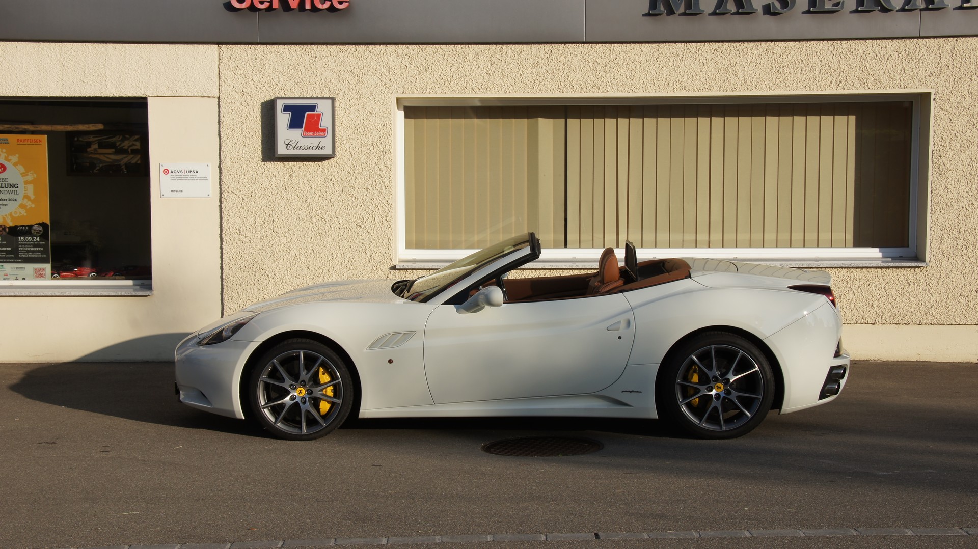 FERRARI California 4.3 V8-image-9