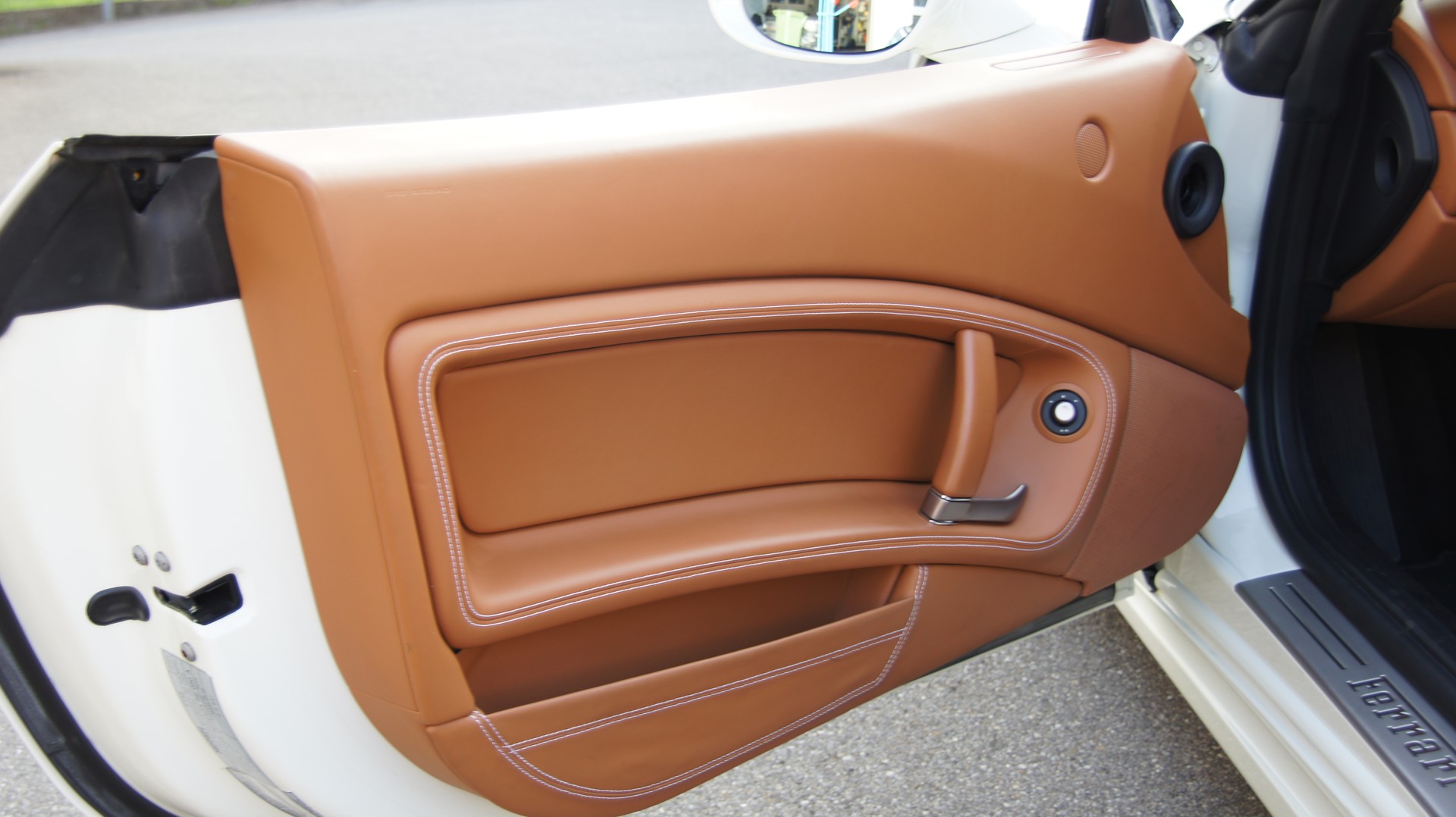 FERRARI California 4.3 V8-image-17
