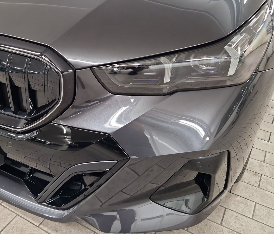 BMW 540d xDrive 48V Touring M Sport Pro Steptronic-image-21