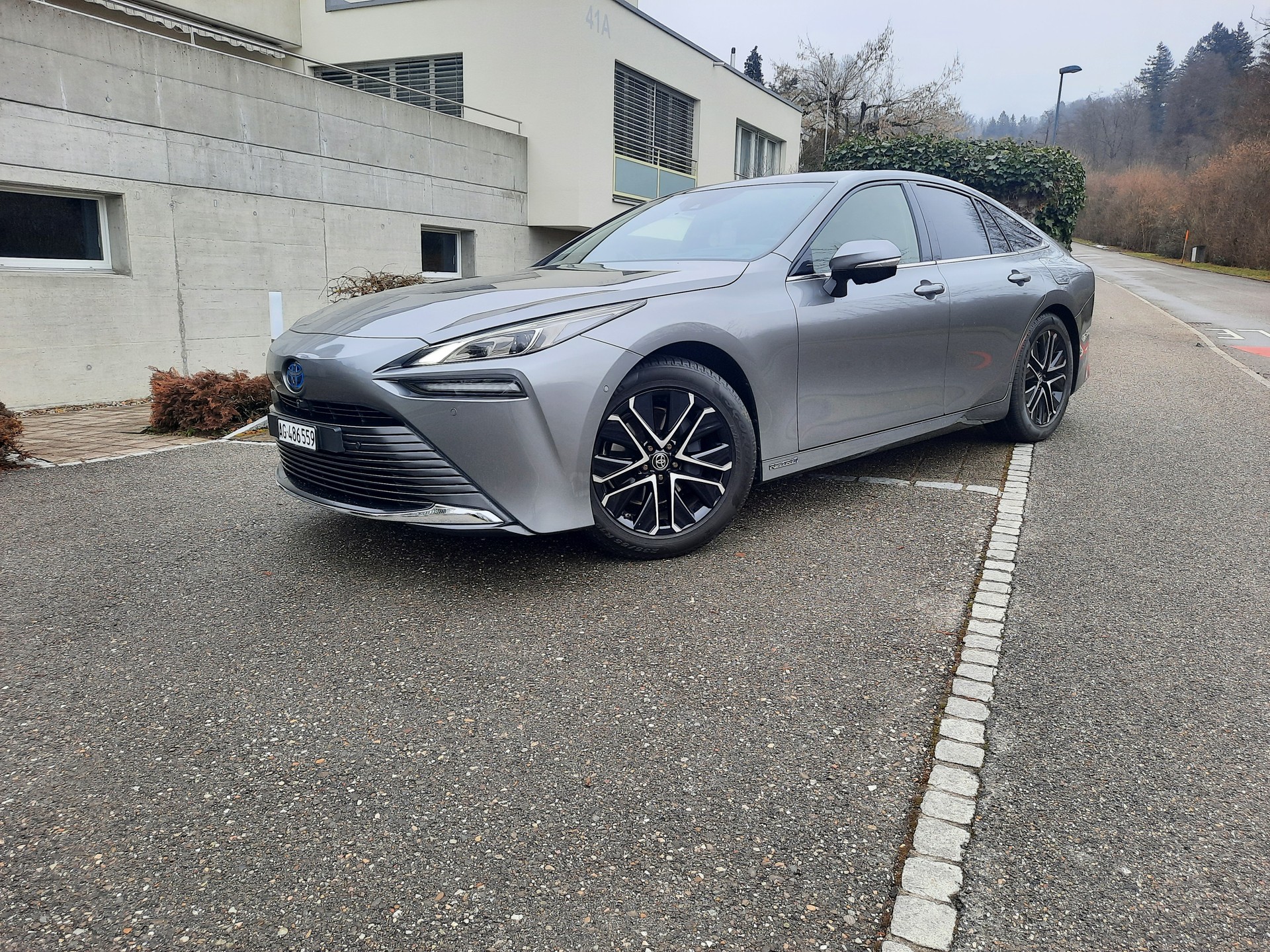TOYOTA Mirai Fuel cell Platinum - Werksgarantie bis 2032/185000km-image-1