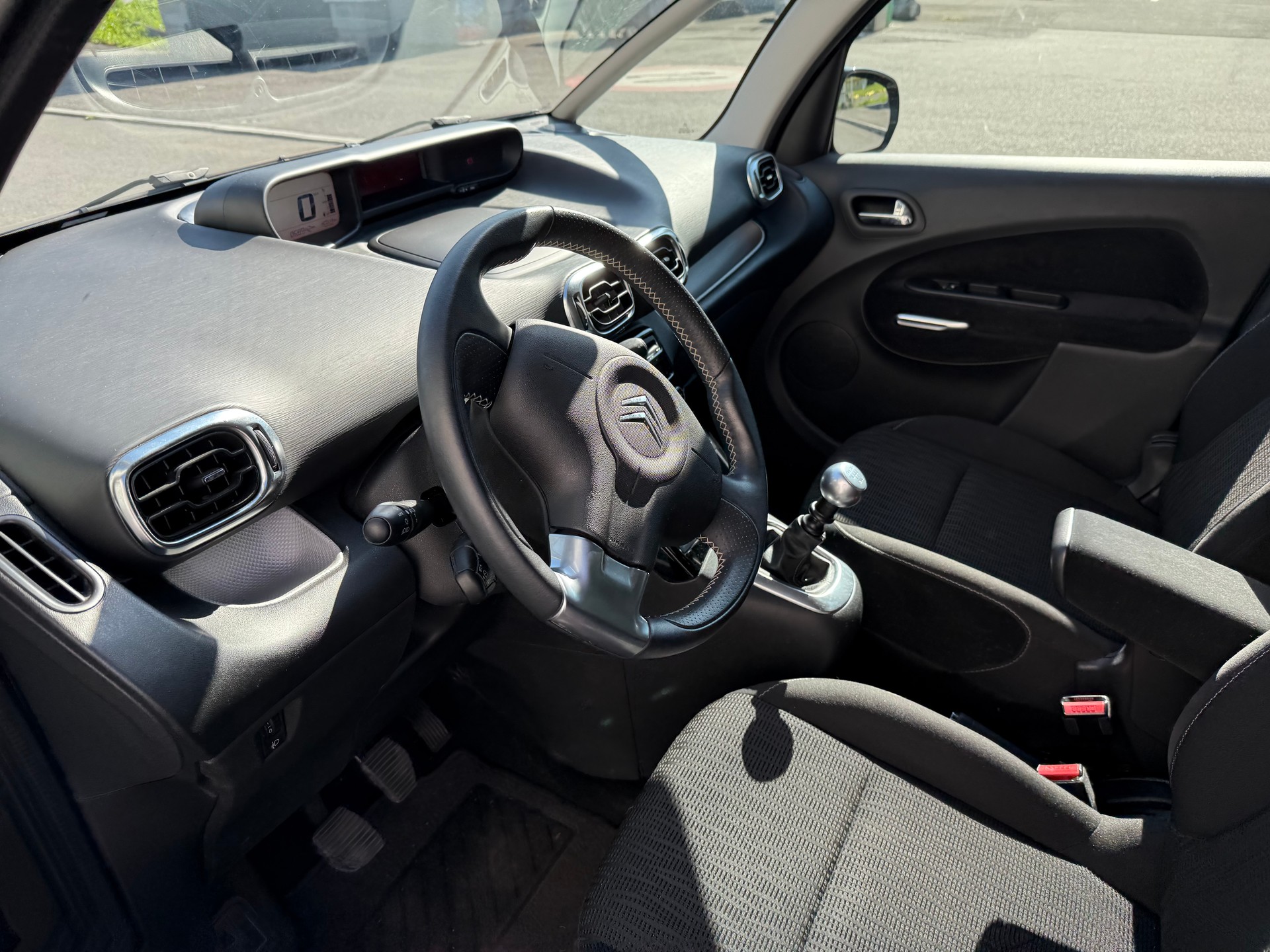 CITROEN C3 Picasso 1.6 HDi Exclusive-image-13