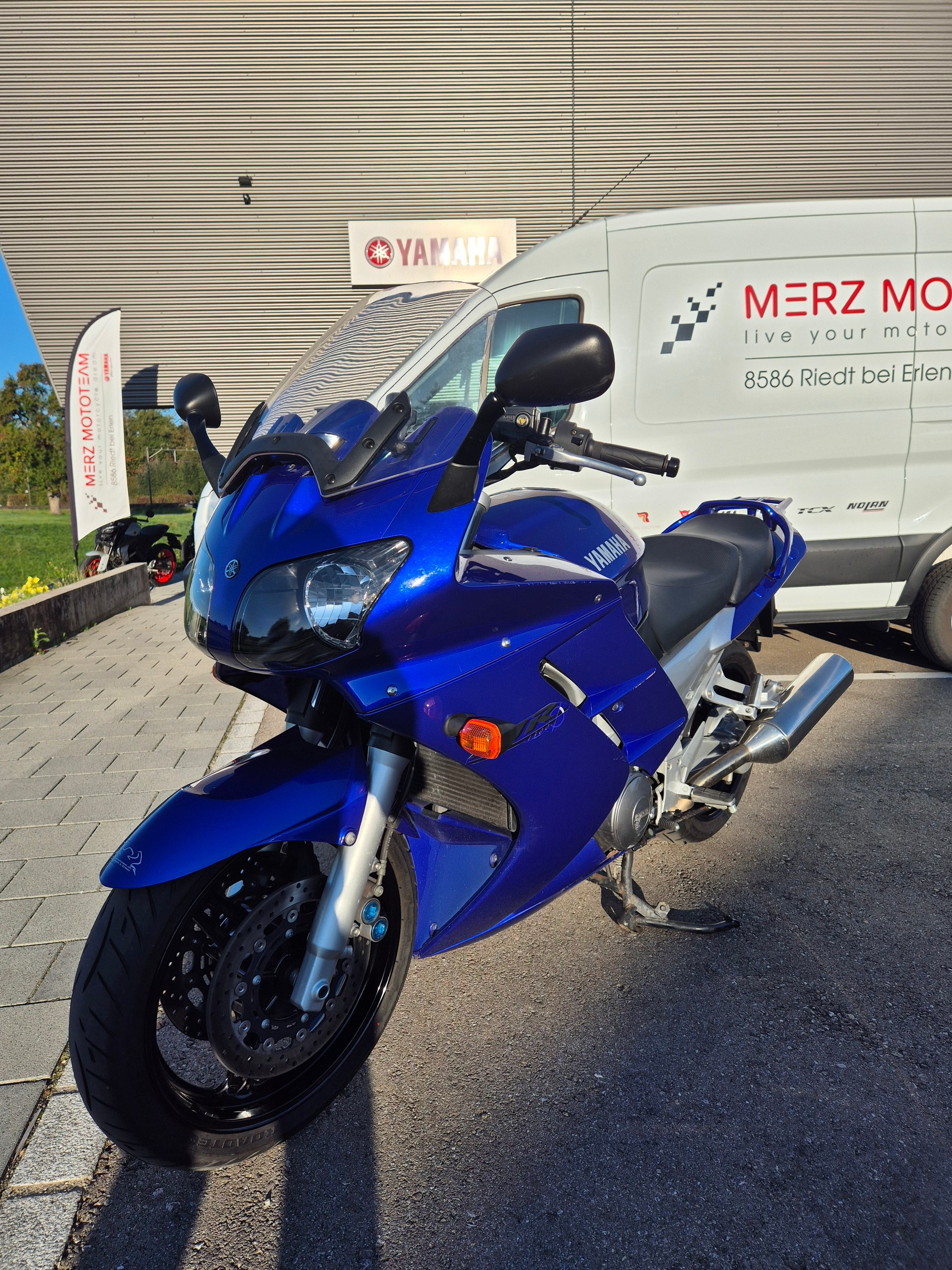 YAMAHA FJR 1300-image-1
