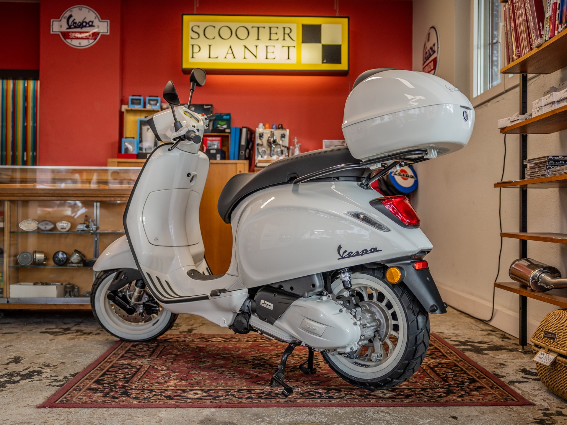 PIAGGIO Vespa 125 Sprint Black & White SP-Special-image-5
