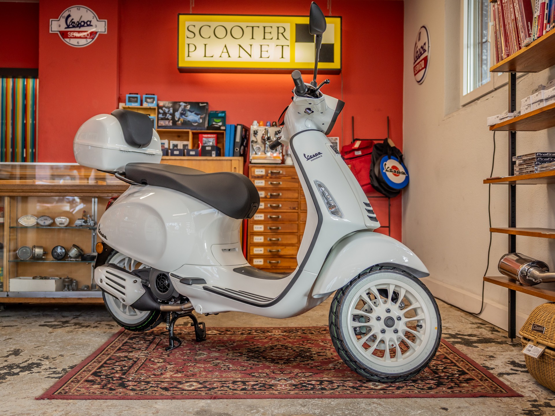 PIAGGIO Vespa 125 Sprint Black & White SP-Special-image-2