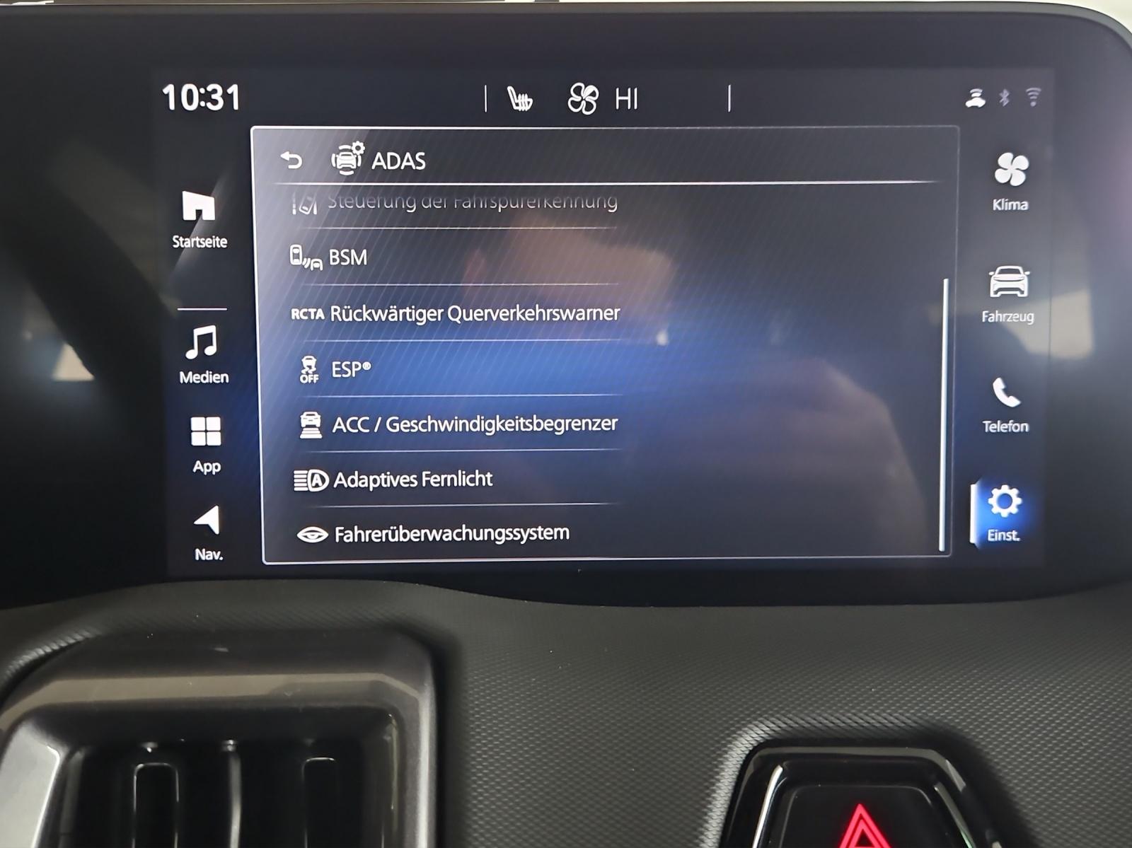 TOYOTA Urban Cruiser Premium AWD-image-19