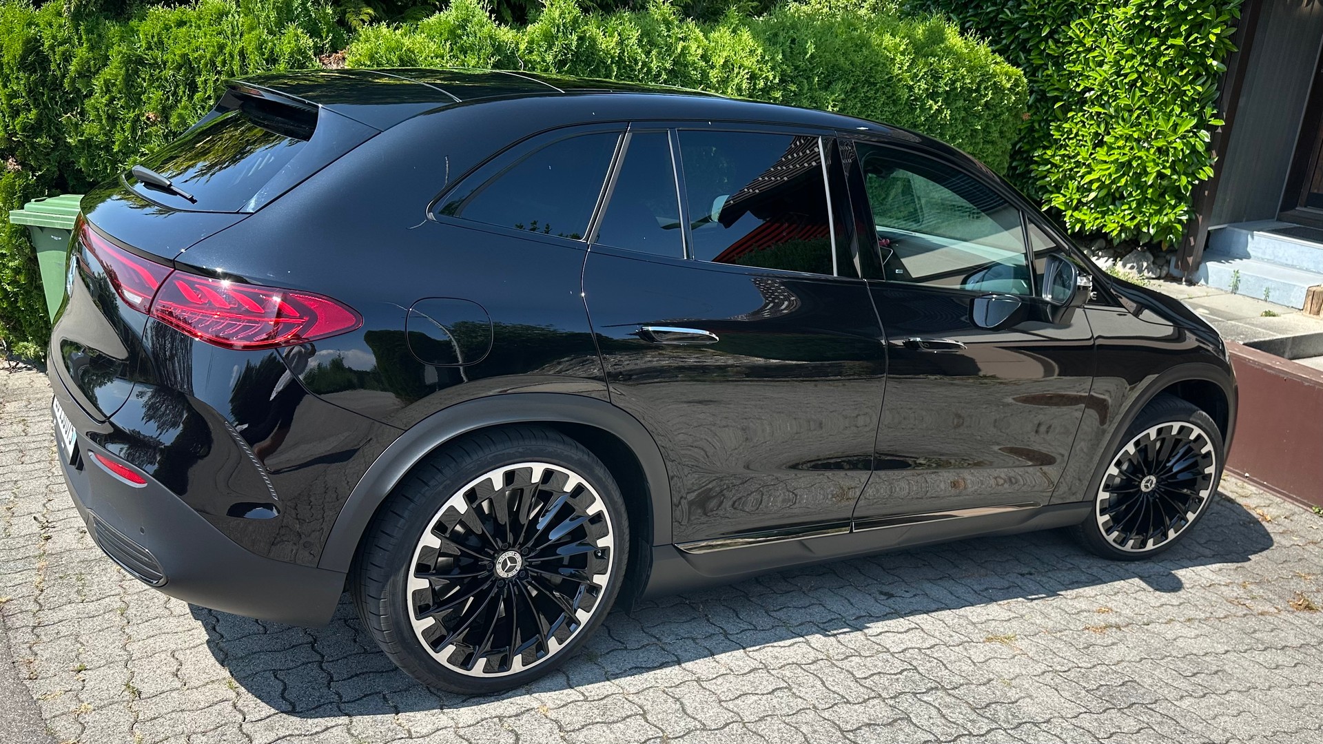 MERCEDES-BENZ EQE 350 4 Matic Executive Edition-image-3