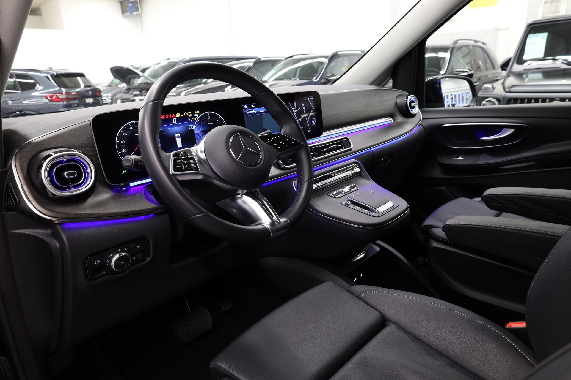 MERCEDES-BENZ V 250 d Avantgarde lang Van-image-14