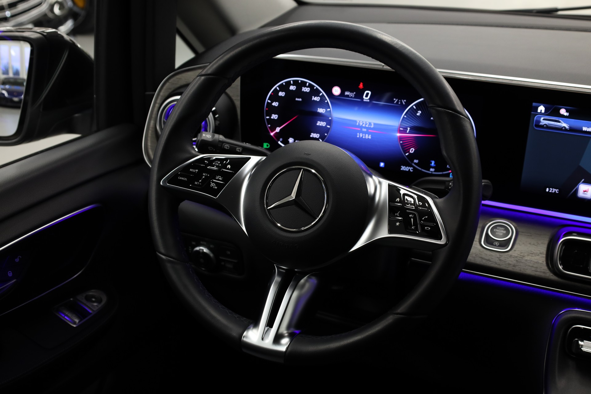 MERCEDES-BENZ V 250 d Avantgarde lang Van-image-19