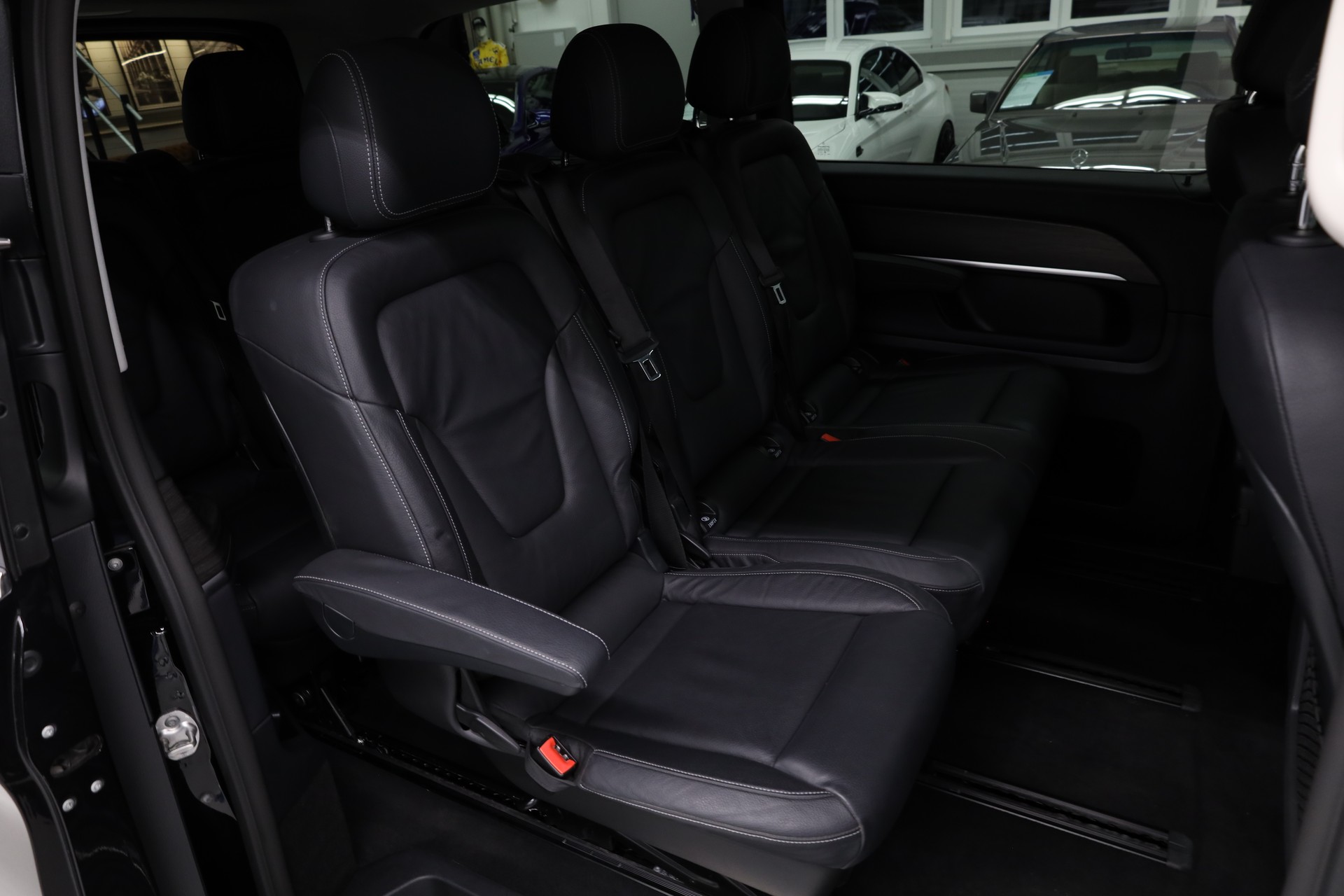 MERCEDES-BENZ V 250 d Avantgarde lang Van-image-25