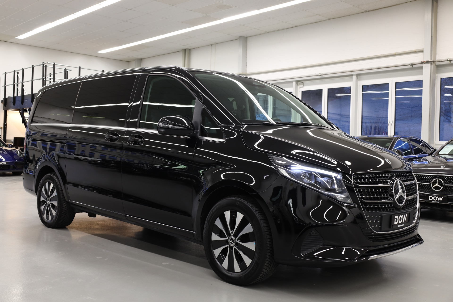 MERCEDES-BENZ V 250 d Avantgarde lang Van-showroom-element-1