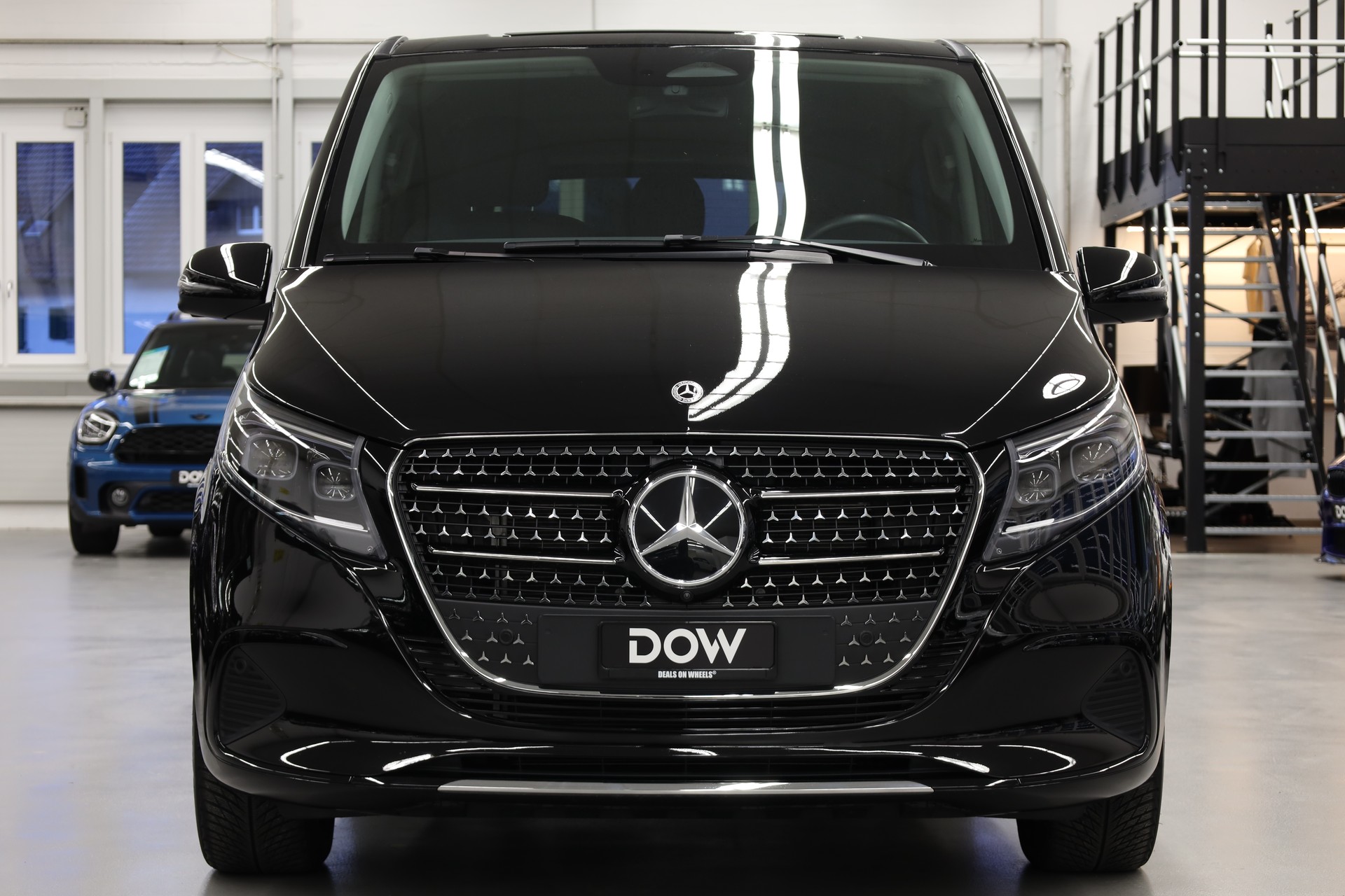 MERCEDES-BENZ V 250 d Avantgarde lang Van-showroom-element-3