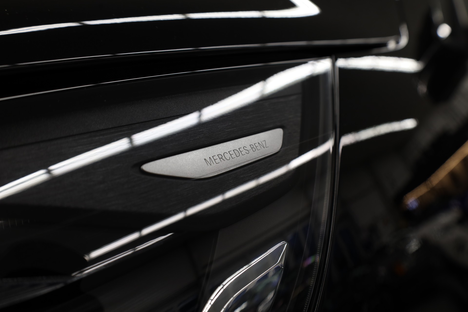 MERCEDES-BENZ V 250 d Avantgarde lang Van-image-10