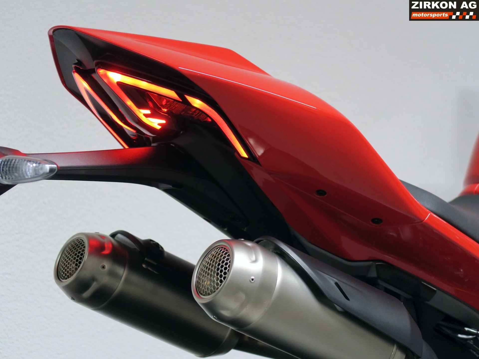DUCATI Streetfighter V2 S-image-8