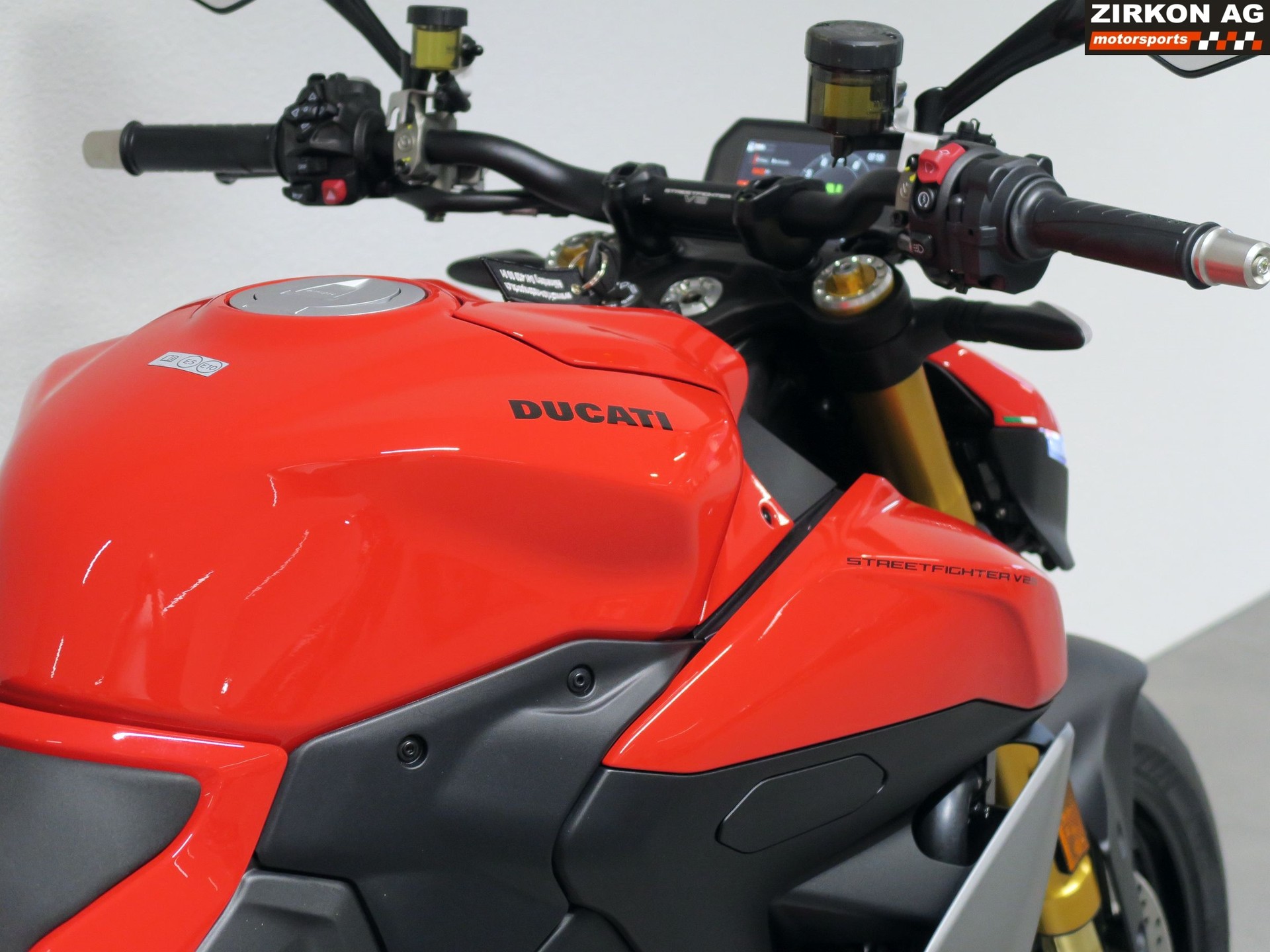 DUCATI Streetfighter V2 S-image-7