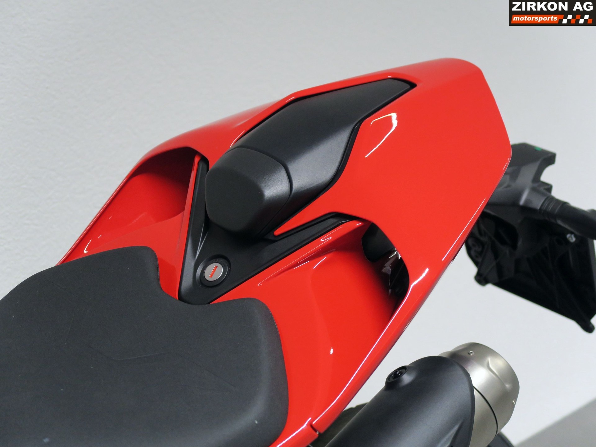 DUCATI Streetfighter V2 S-image-14