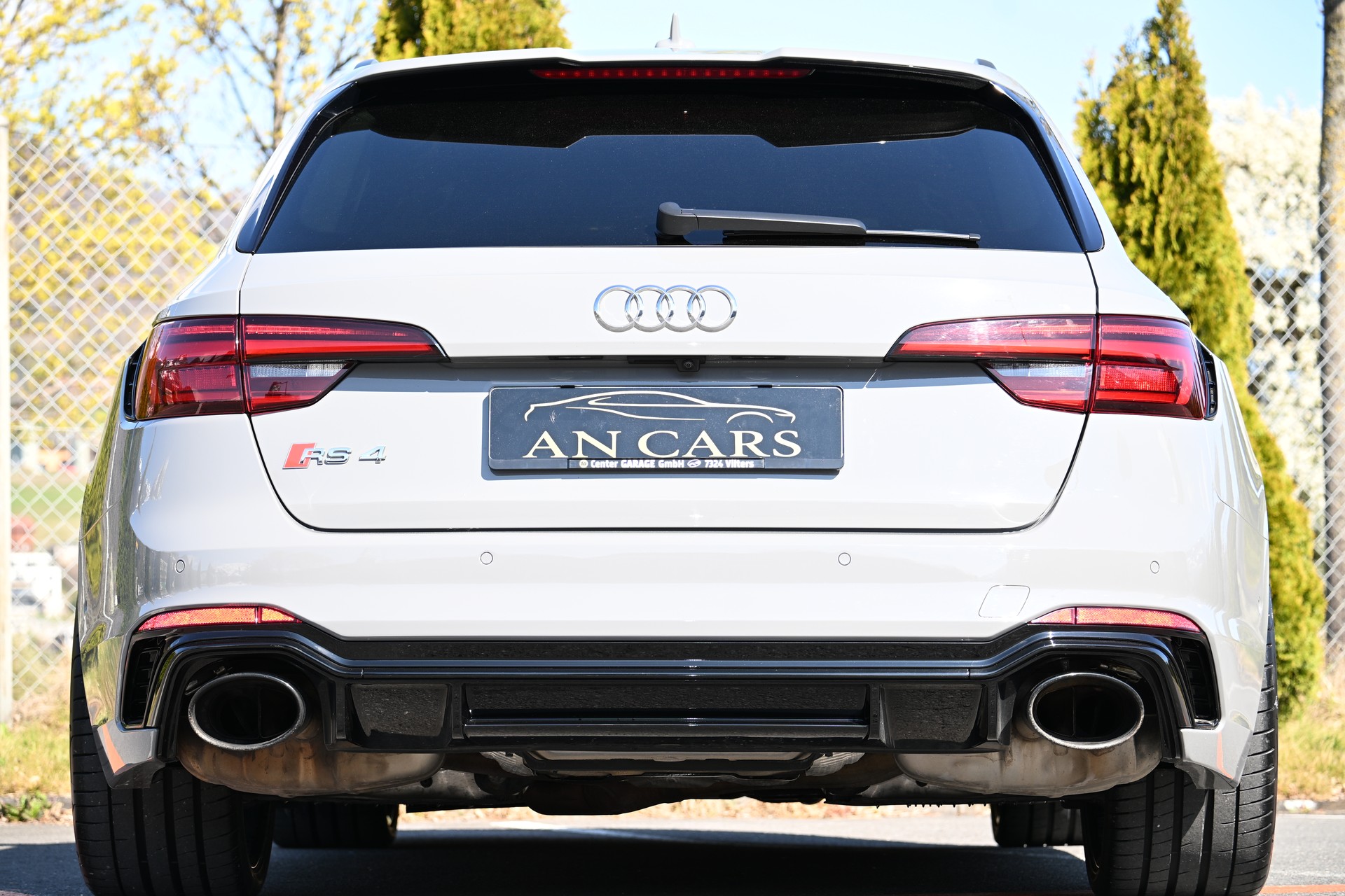 AUDI RS4 Avant 2.9 TFSI Quattro tiptronic Brachialer Sound und Keramikbremsen Neu sowie Neue Bereifung Sommer und Winter-image-7