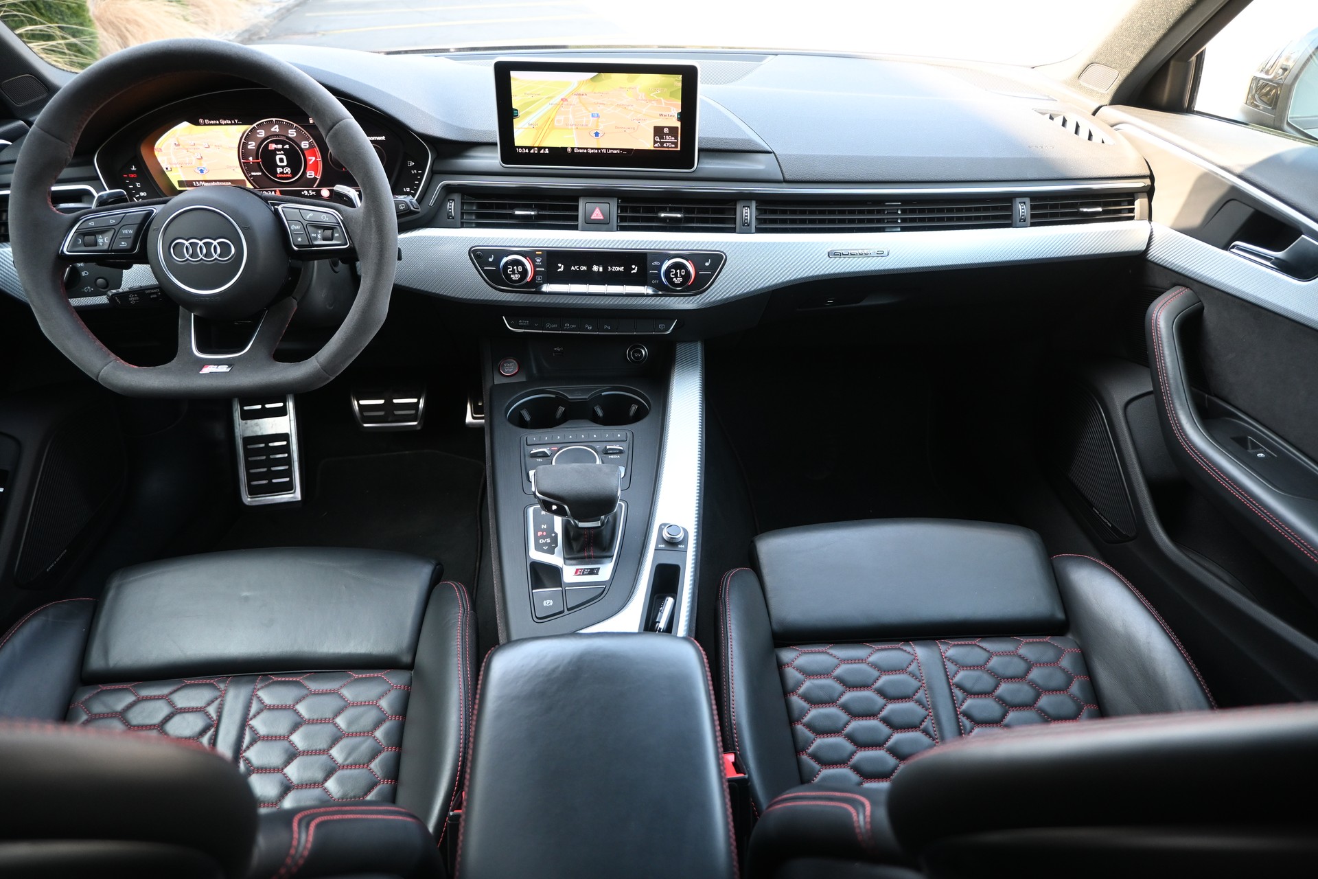 AUDI RS4 Avant 2.9 TFSI Quattro tiptronic Brachialer Sound und Keramikbremsen Neu sowie Neue Bereifung Sommer und Winter-image-12
