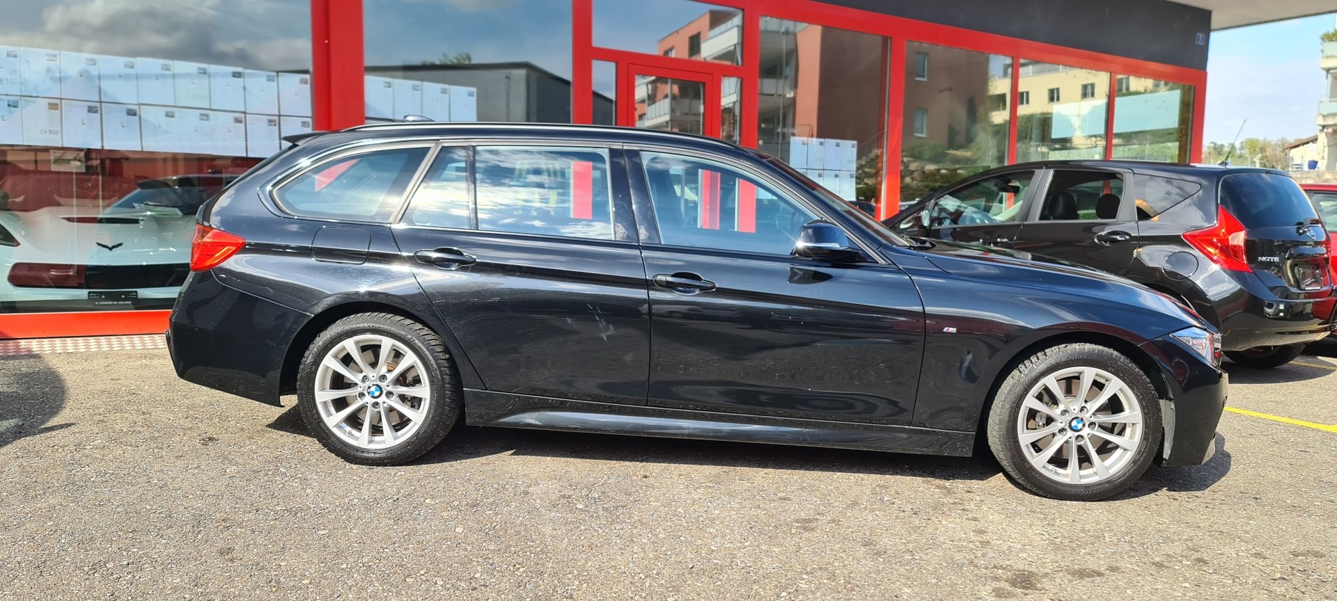 BMW 330d xDrive Touring M Paket, Sport Line Steptronic-showroom-element-1