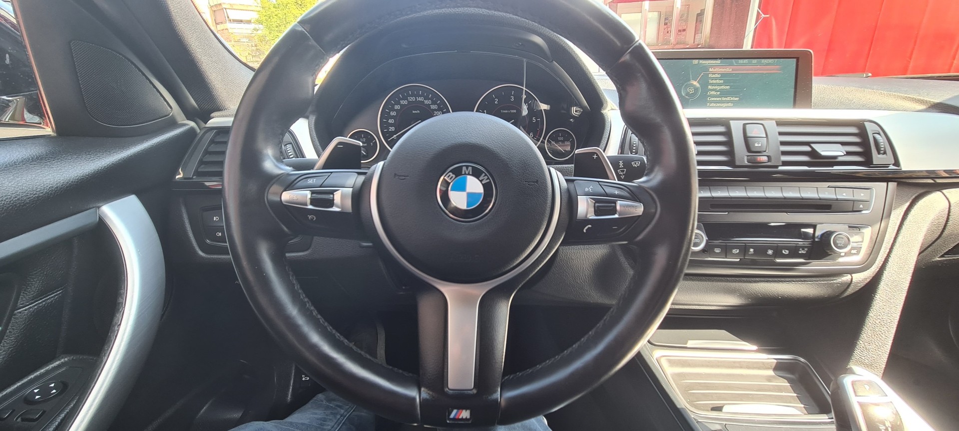 BMW 330d xDrive Touring M Paket, Sport Line Steptronic-image-25