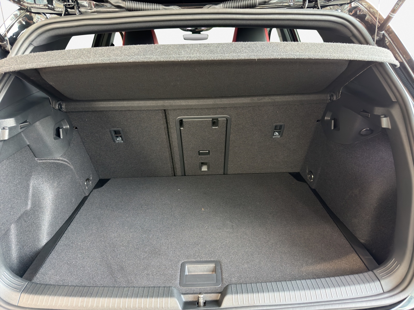 VW Golf 2.0 TSI GTI Edition 50 DSG-image-12