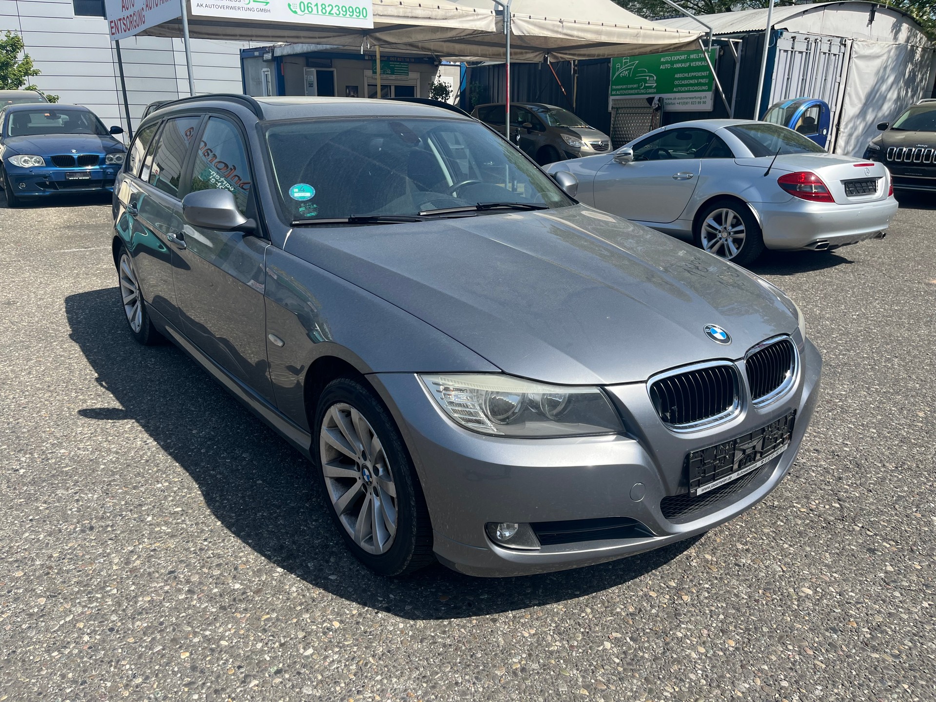 BMW 320d Touring-image-1