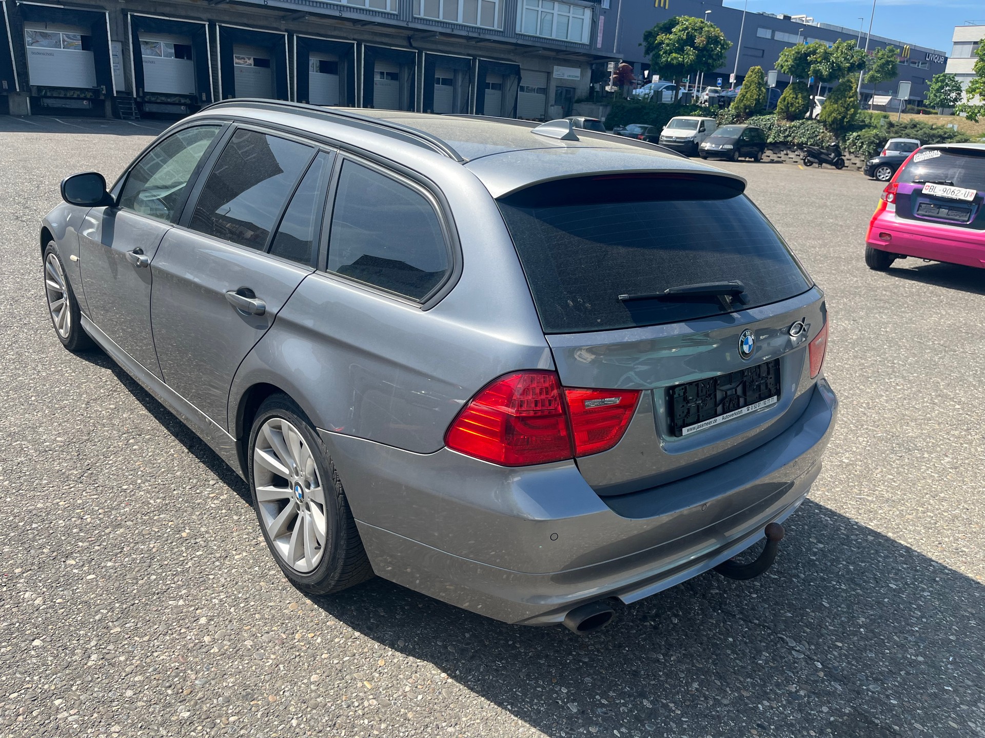 BMW 320d Touring-image-3