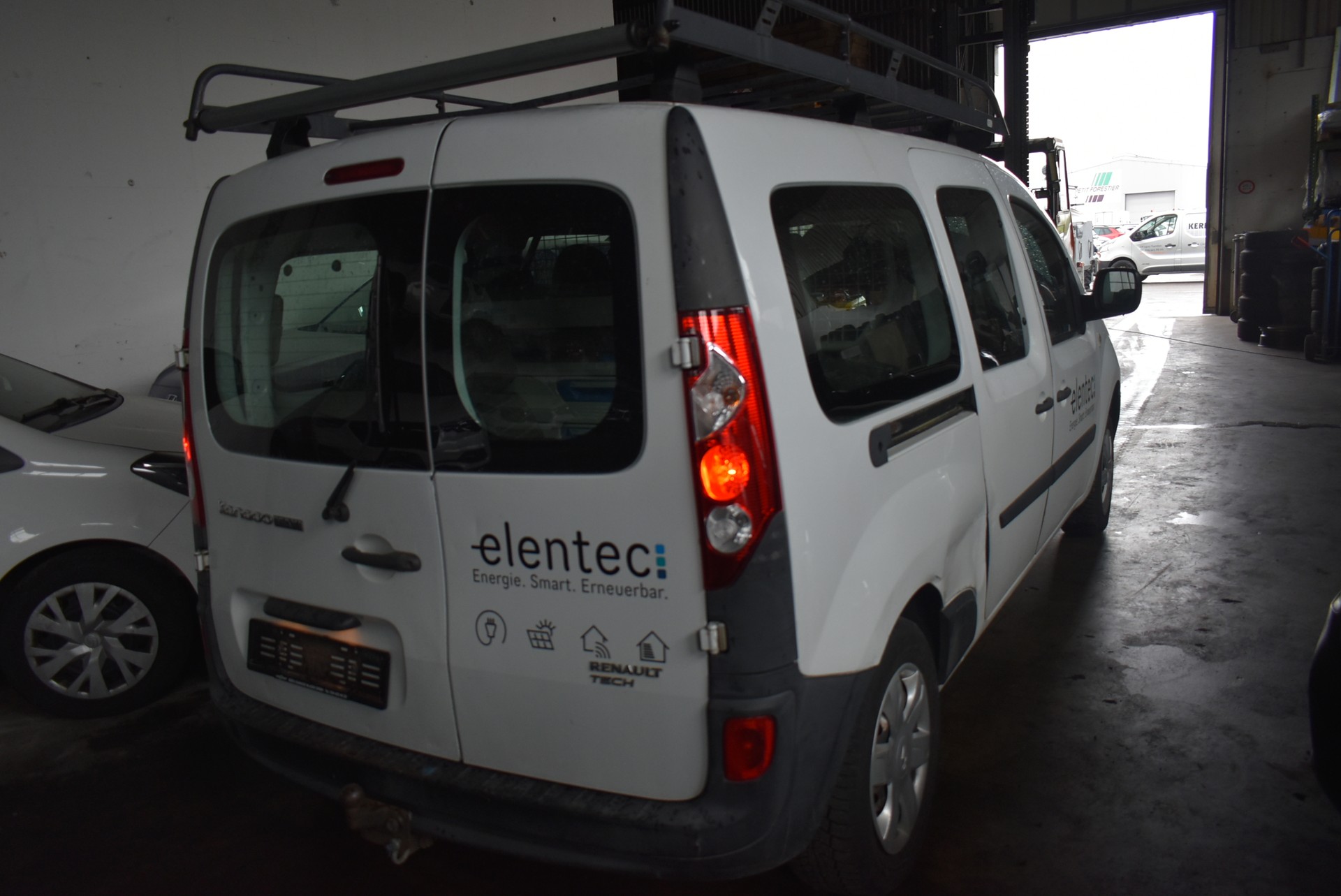 RENAULT Kangoo Maxi dCi 90 5 Plätze / 5 places-image-8