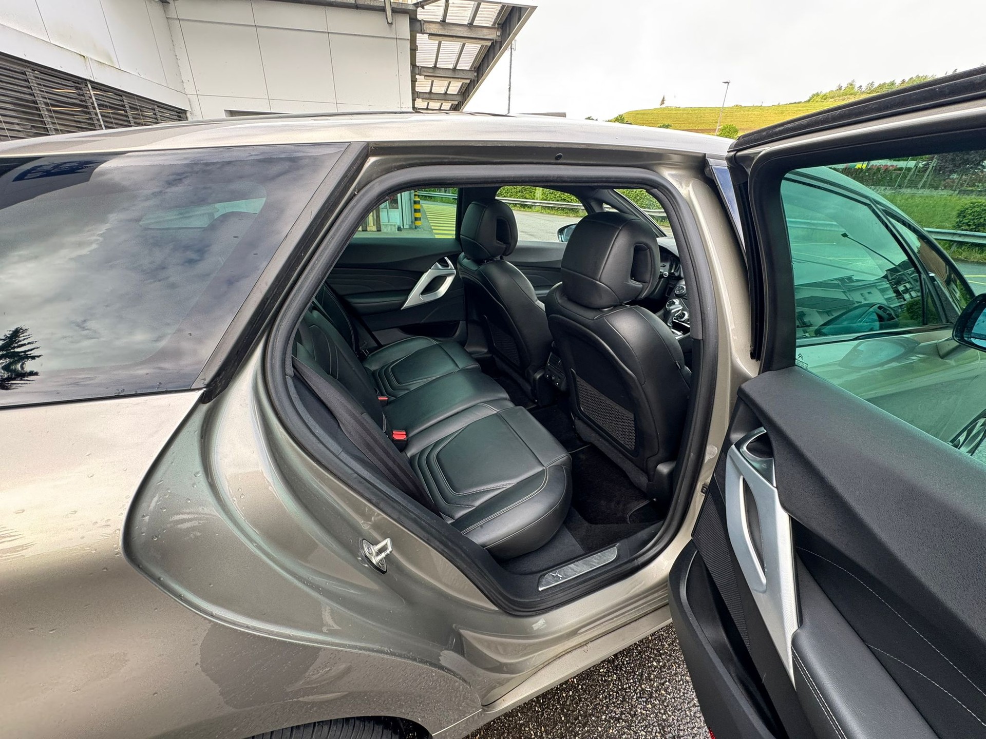 DS AUTOMOBILES DS5 2.0 HDi SO Chic Automatic-image-6