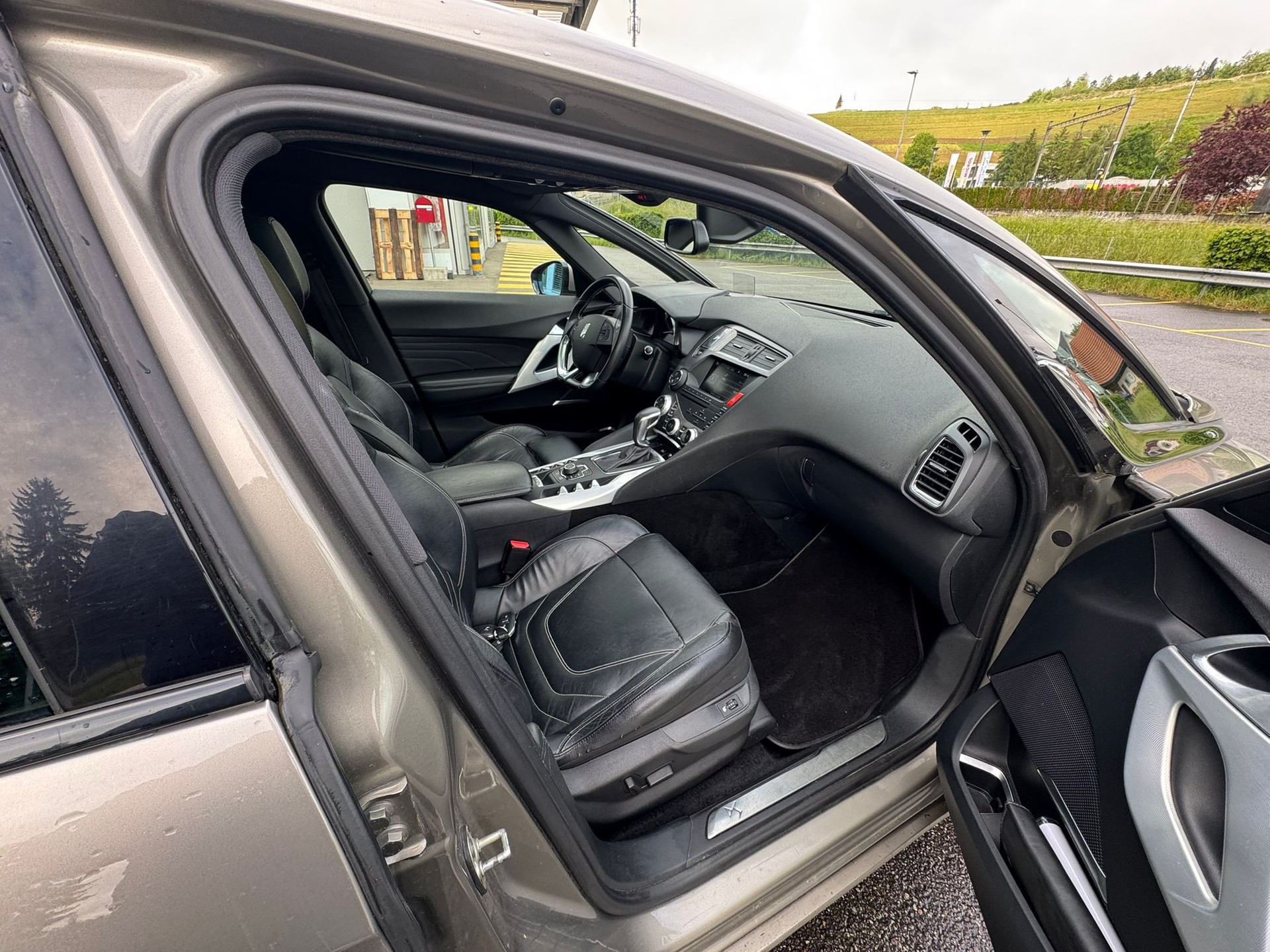 DS AUTOMOBILES DS5 2.0 HDi SO Chic Automatic-image-5