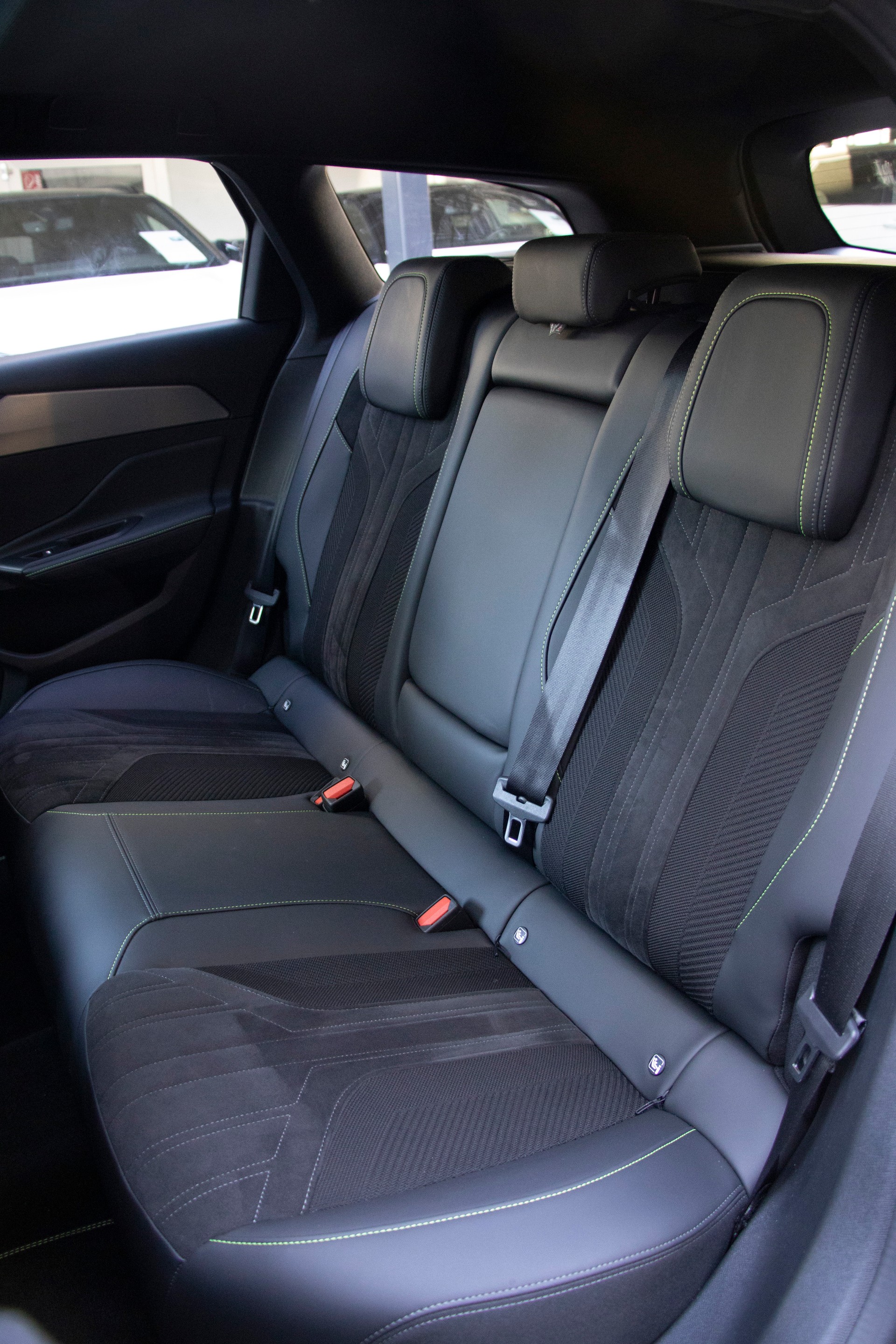 PEUGEOT 308 SW 1.2 HEV 136 GT-image-7