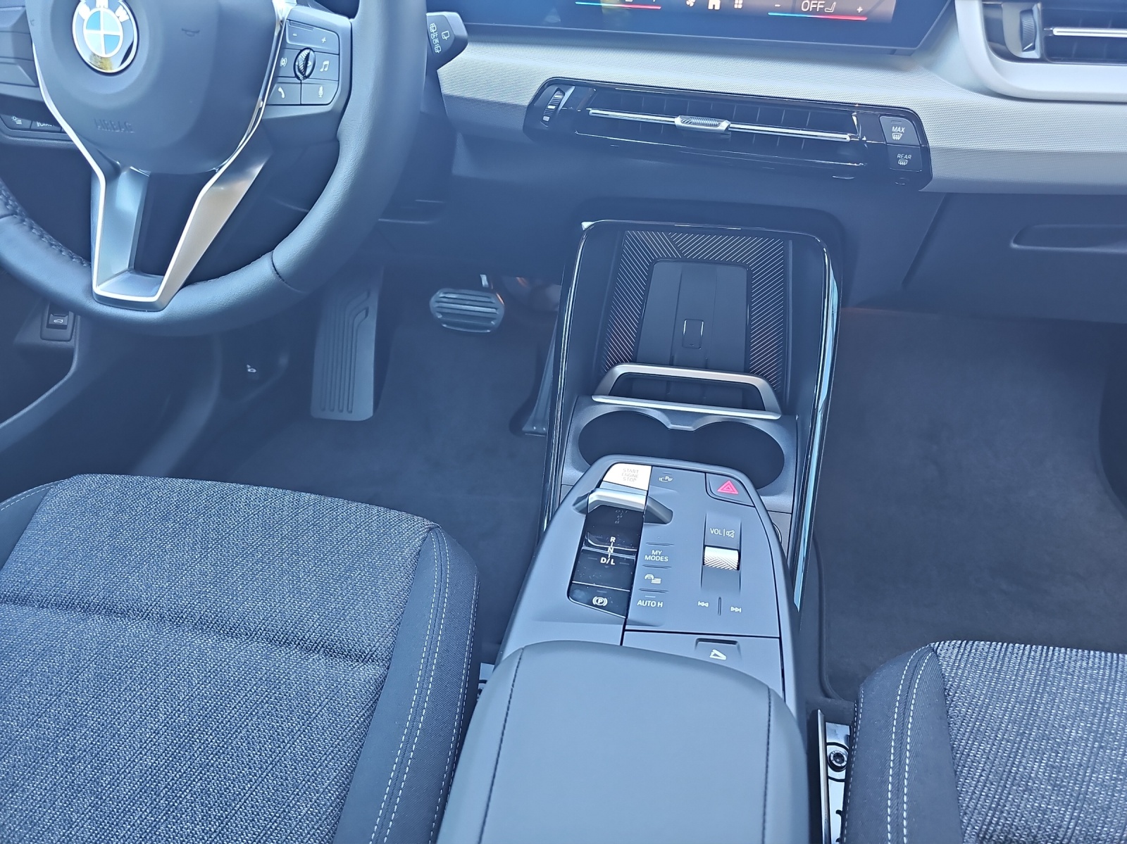 BMW X1 sDrive 18i-image-16